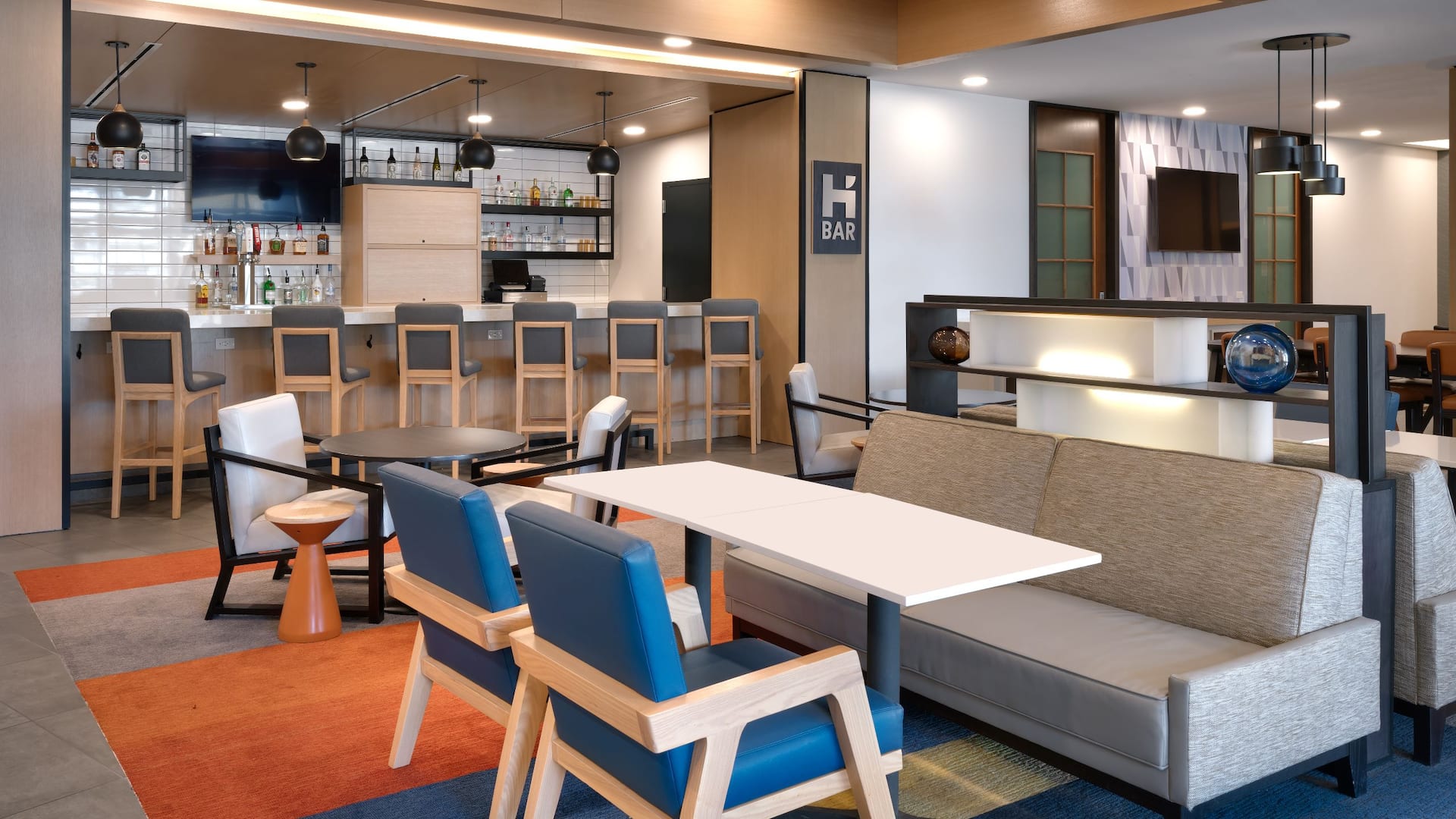 Hyatt House Rochester / Mayo Clinic Area Lobby Seating View