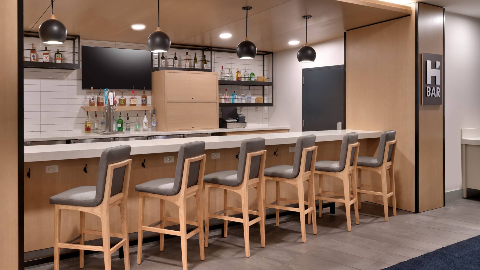 Hyatt House Rochester / Mayo Clinic Area Lobby H Bar Seating