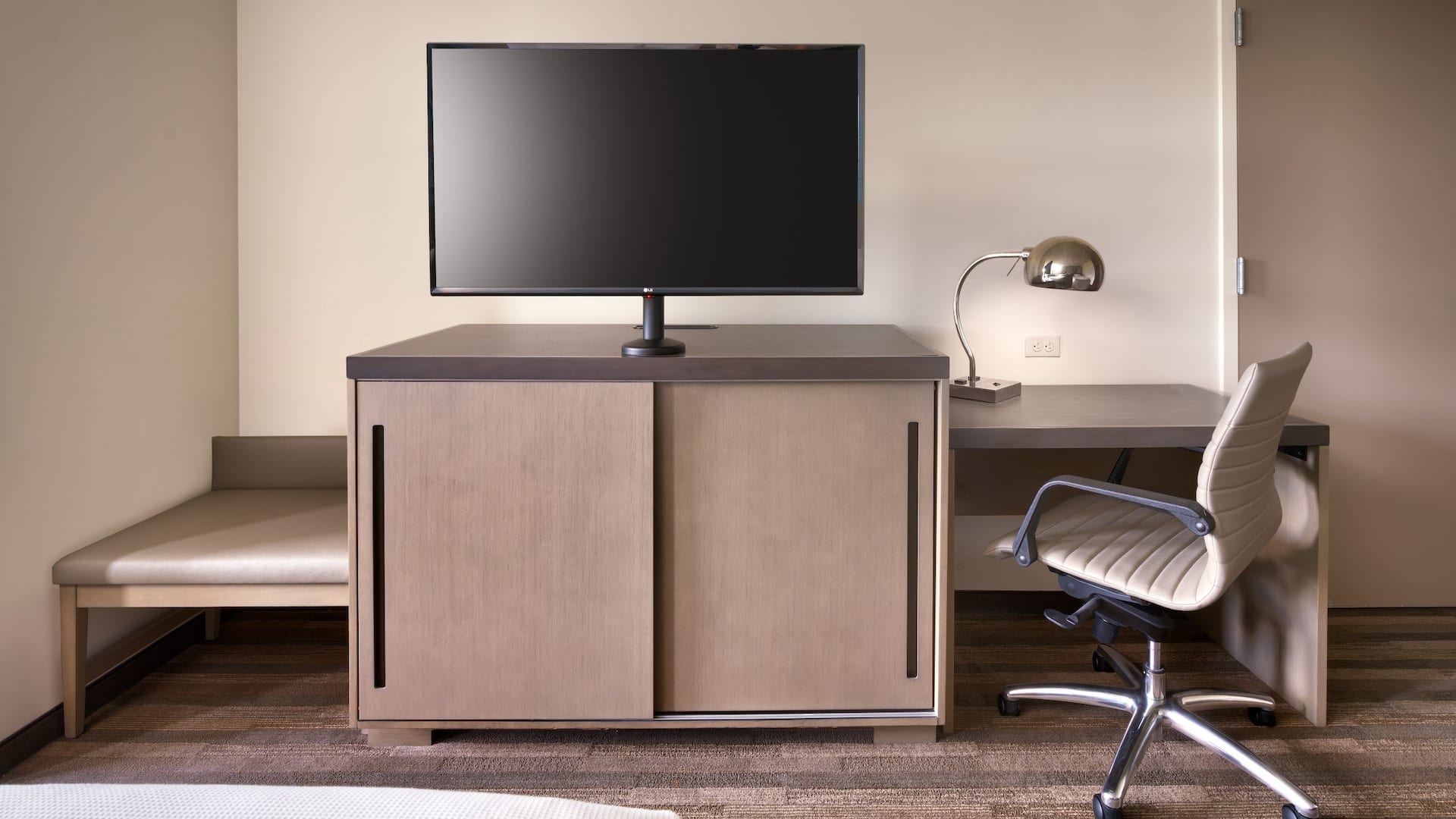 Hyatt House Rochester / Mayo Clinic Area Two Queen Den Desk Area