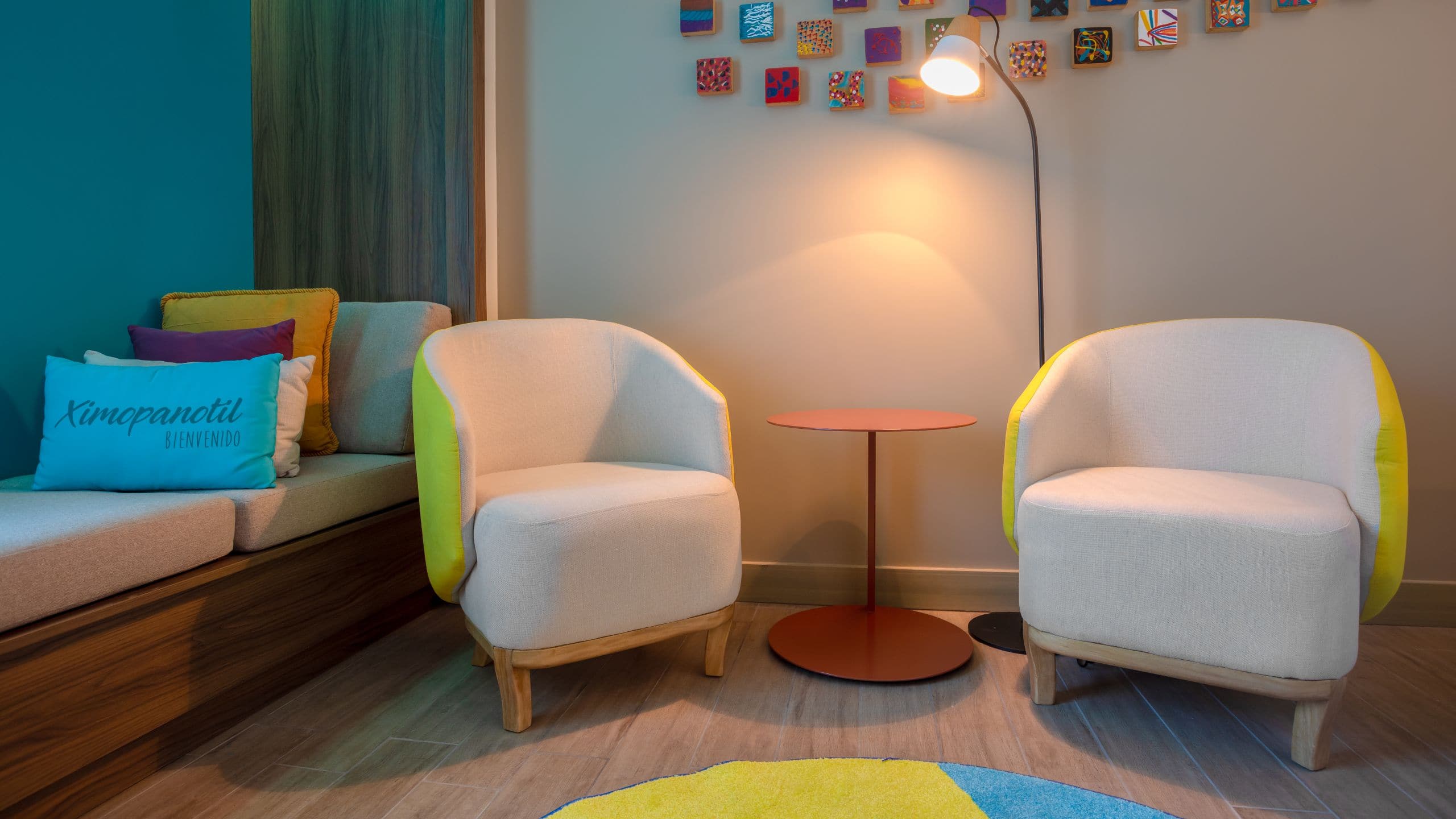 Hyatt Centric San Salvador Deluxe King Chairs