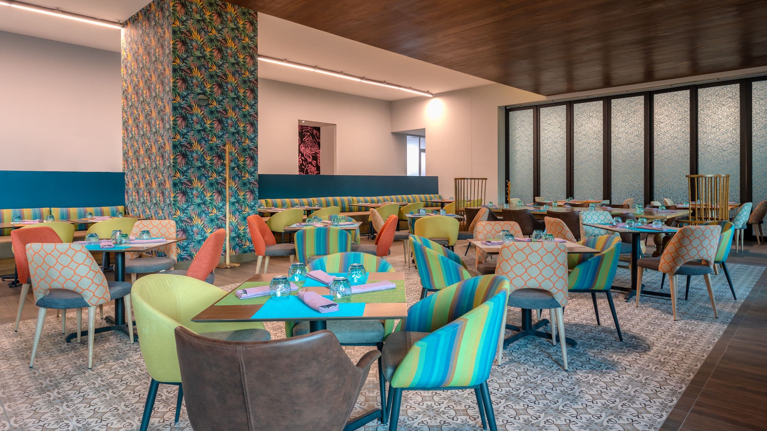 Hyatt Centric San Salvador Restaurant Seating