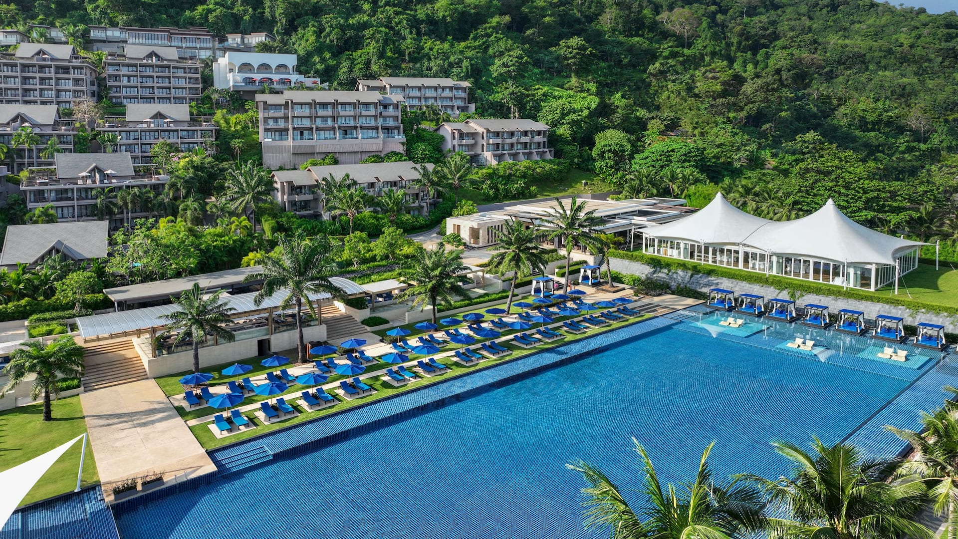 Hyatt Regency Phuket Resort Oceanfront Infinity Pool
