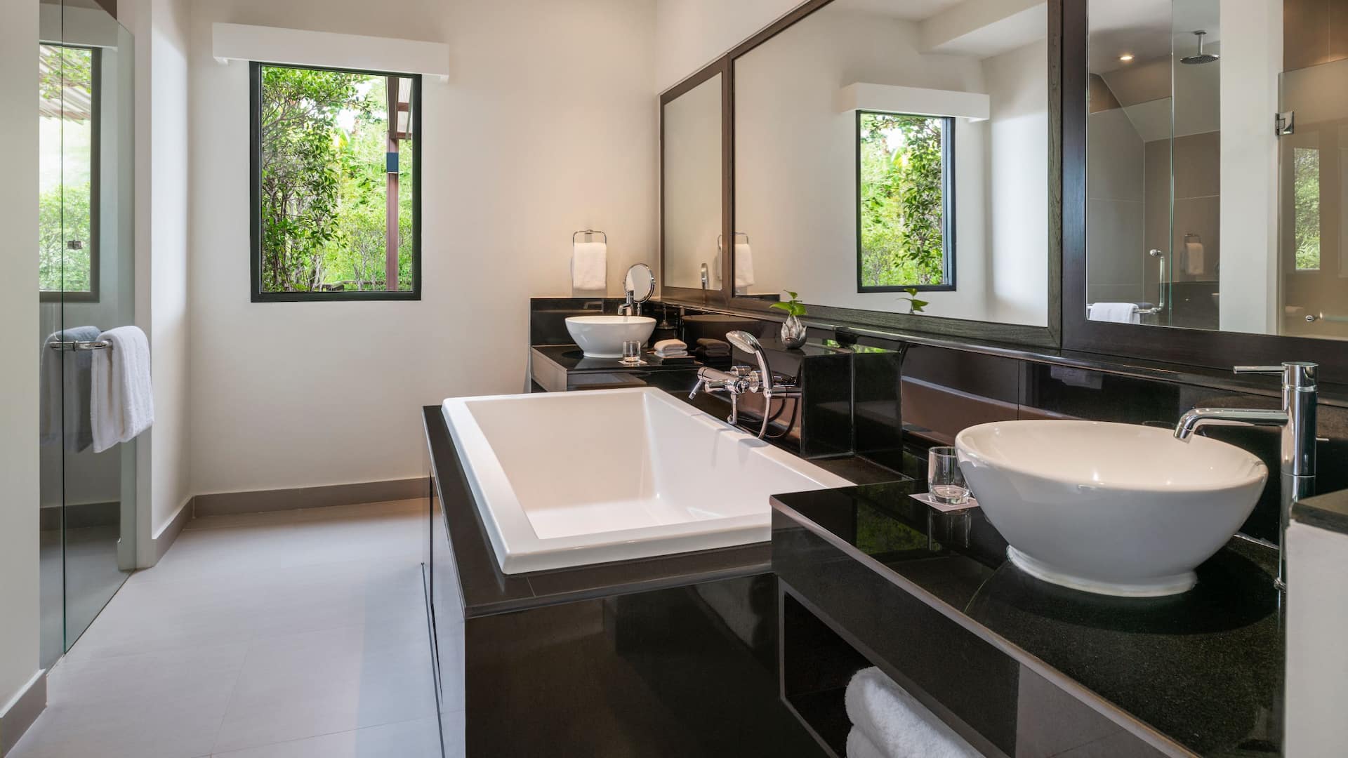 4 จาก 5 Hyatt Regency Phuket Resort King Bed With Terrace Whirlpool Bathroom
