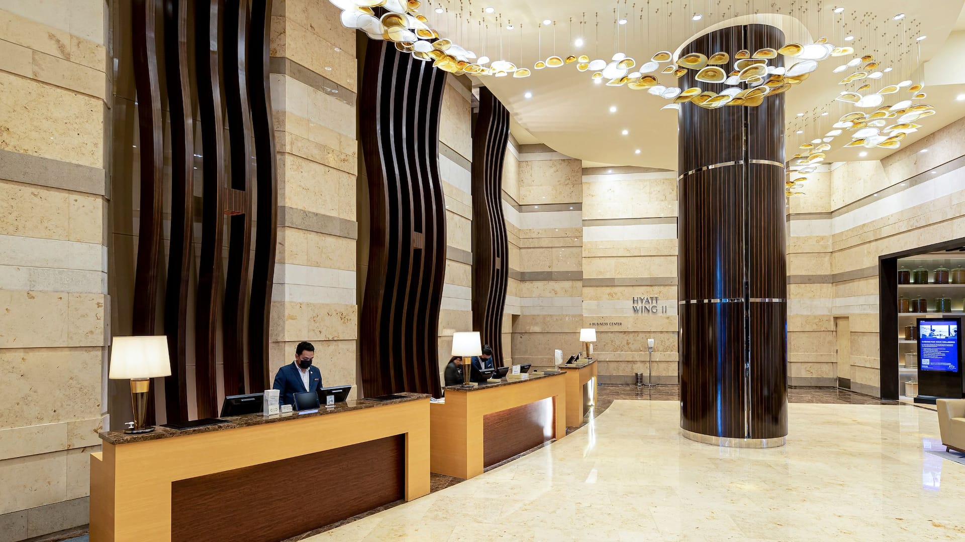 Hyatt Regency Manila, City of Dreams Lobby Front Desk