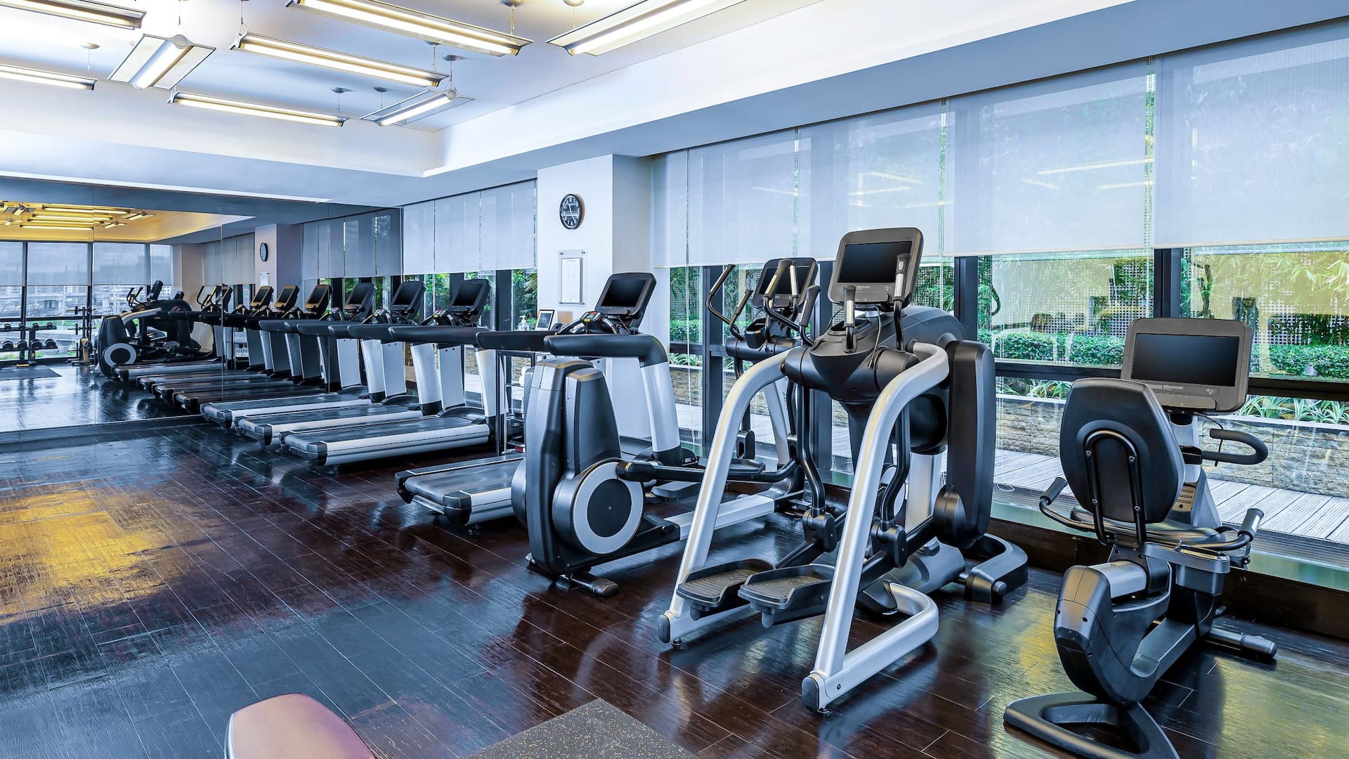 Hyatt Regency Manila, City of Dreams Fitness Center Treadmills