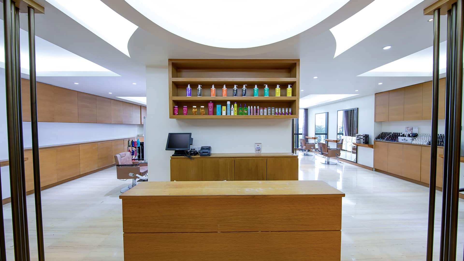Hyatt Regency Manila, City of Dreams Salon De Matt Front Desk