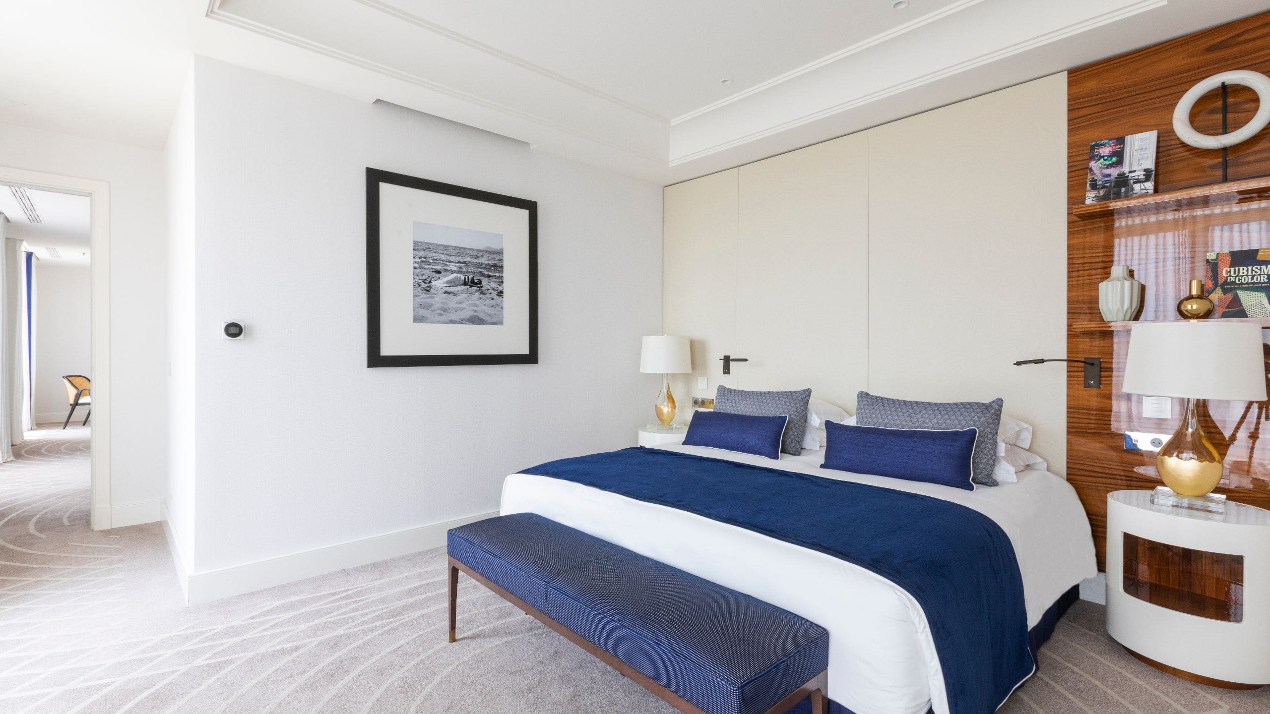 The Unbound Collection by Hyatt Suite Suzanne Bed Overwiew
