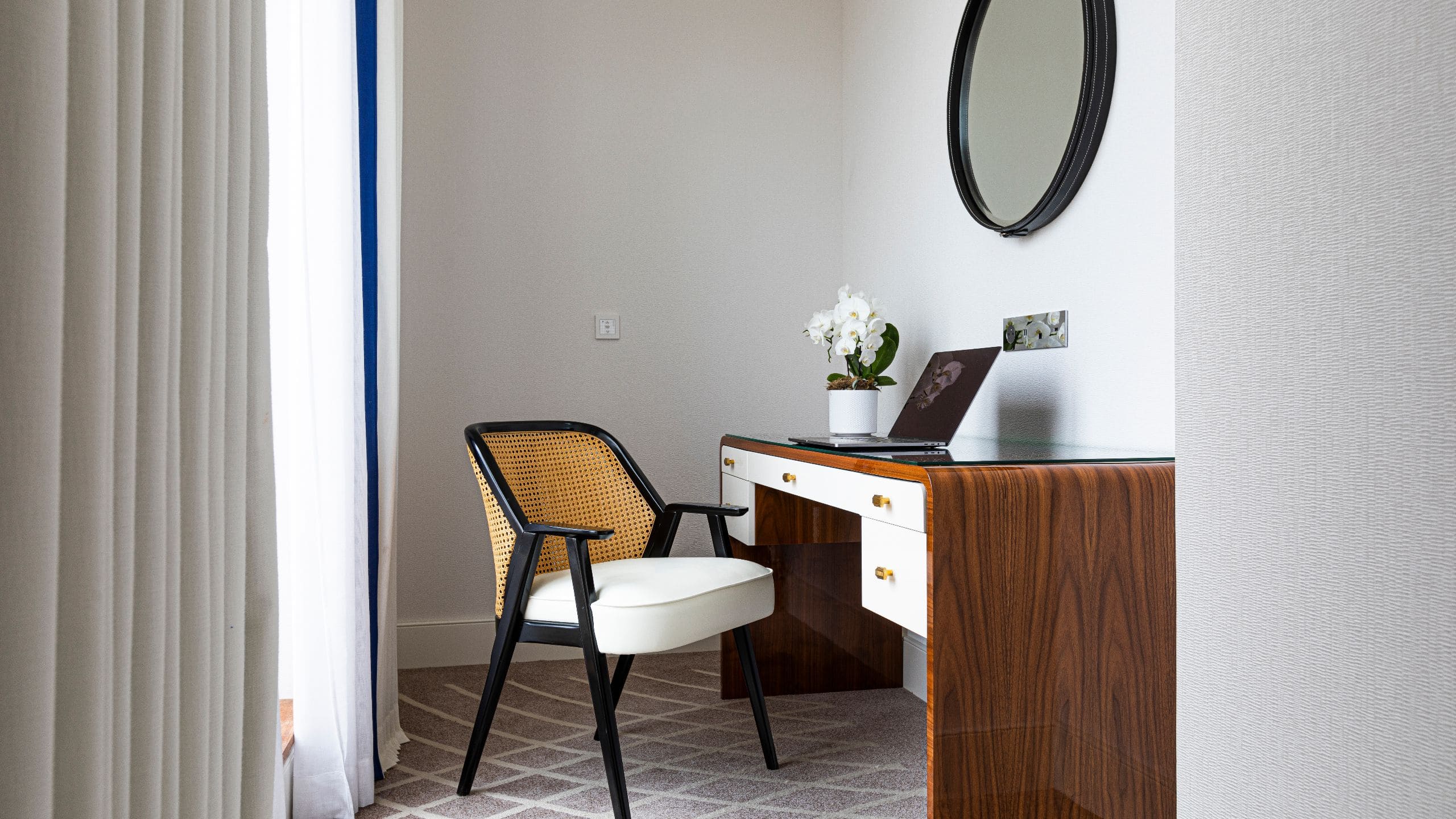 The Unbound Collection by Hyatt Suite Suzanne Bureau