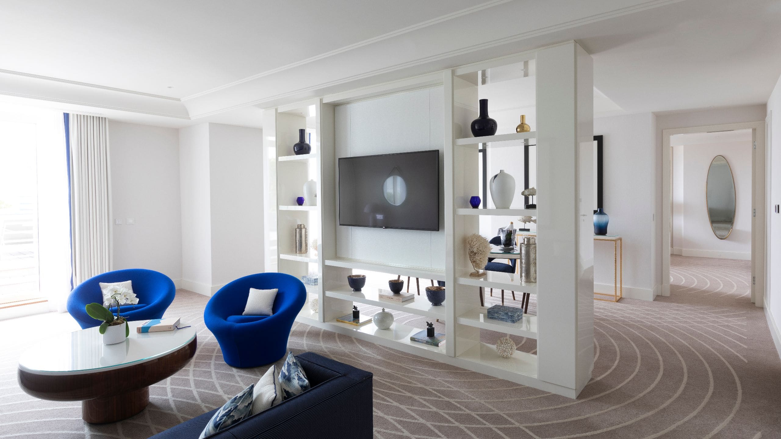 The Unbound Collection by Hyatt Suite Emmanuel Salon Cote