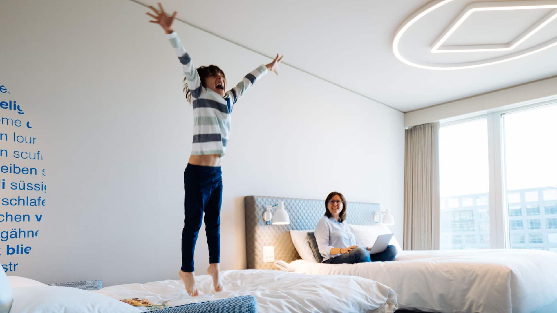 第 4，共 5 Hyatt Place Zurich Airport The Circle Sofa Bed Children