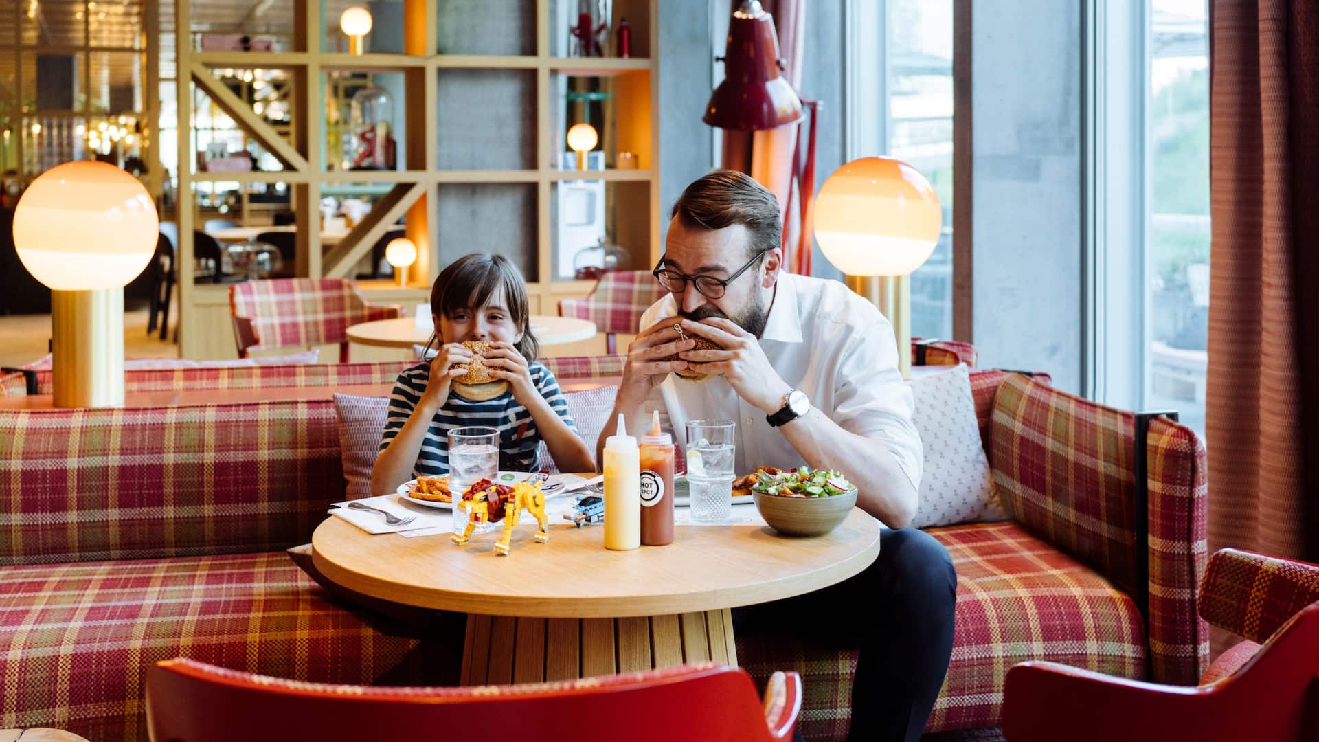 Hyatt Place Zurich Airport The Circle Zoom Burger Dining