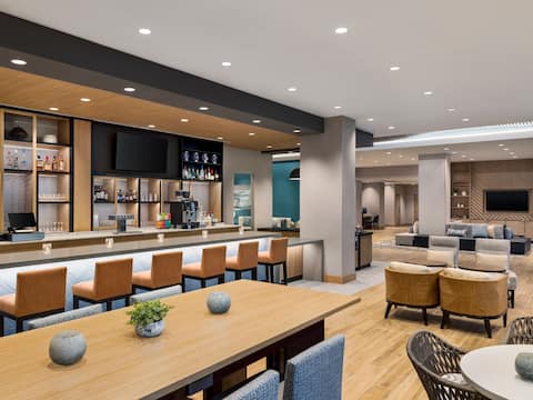 Modern Hotel in Virginia Beach | Hyatt Place Virginia Beach / Oceanfront