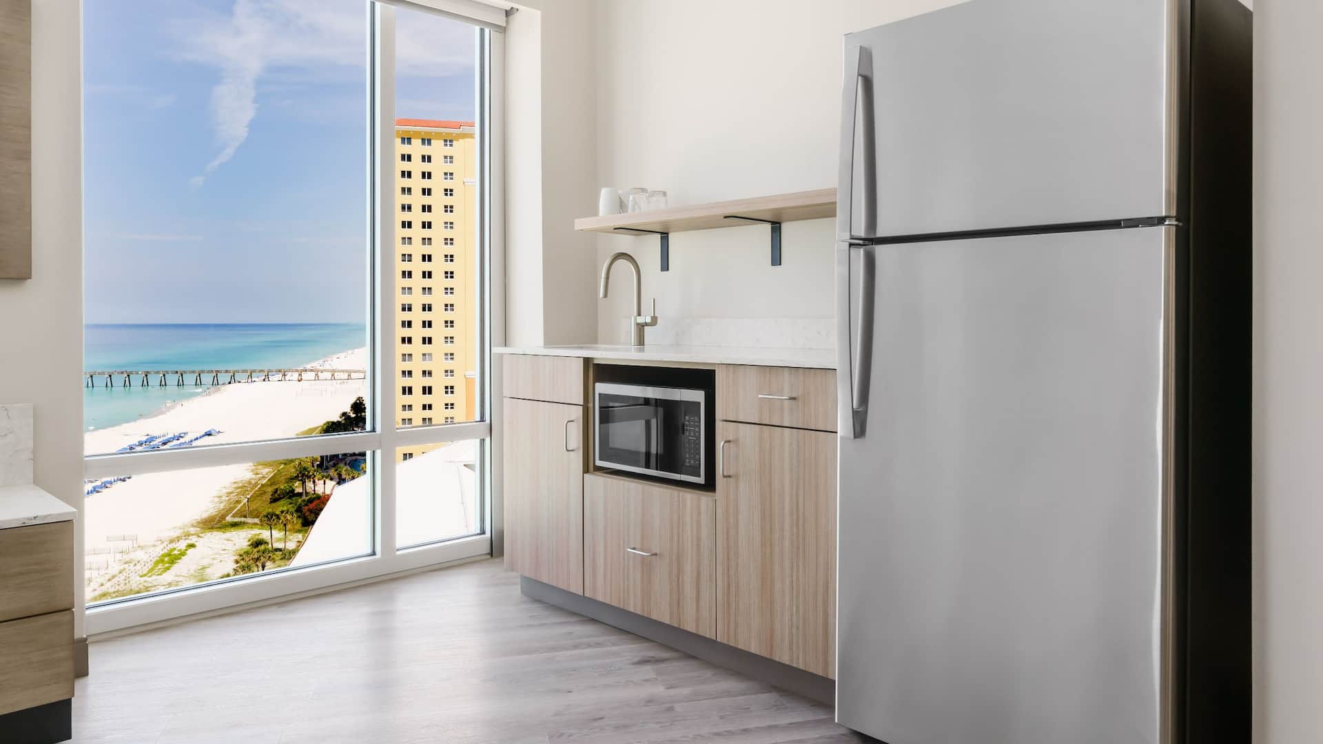 Hyatt Place Panama City Beach / Beachfront Suite Kitchenette