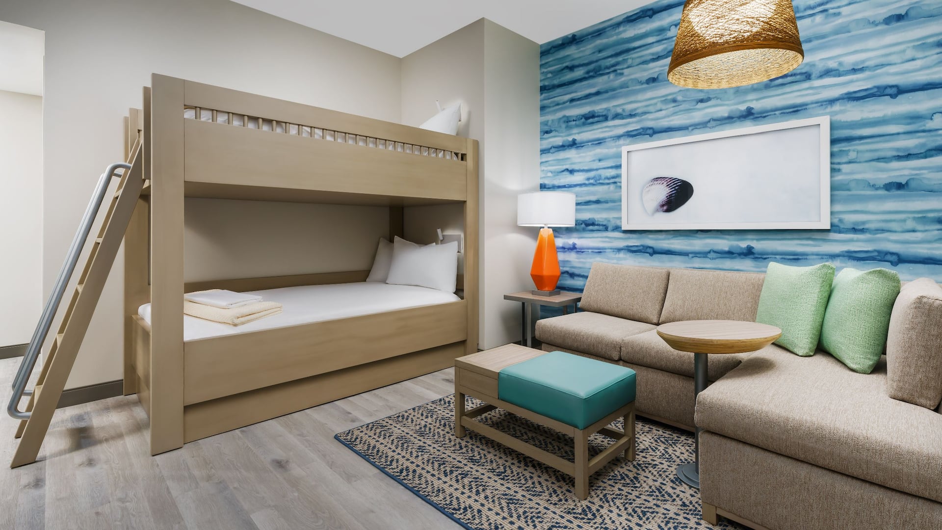 Hyatt Place Panama City Beach / Beachfront King Guestroom Bunk Beds