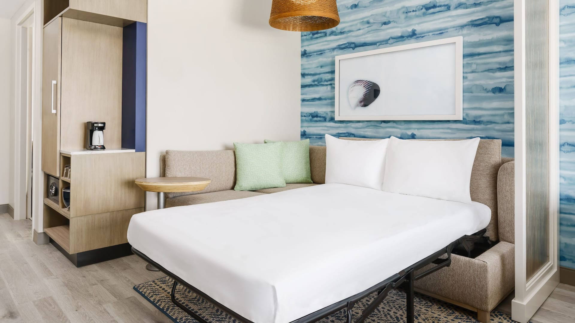 6 de 8 Hyatt Place Panama City Beach / Beachfront Guestroom Sofa Bed