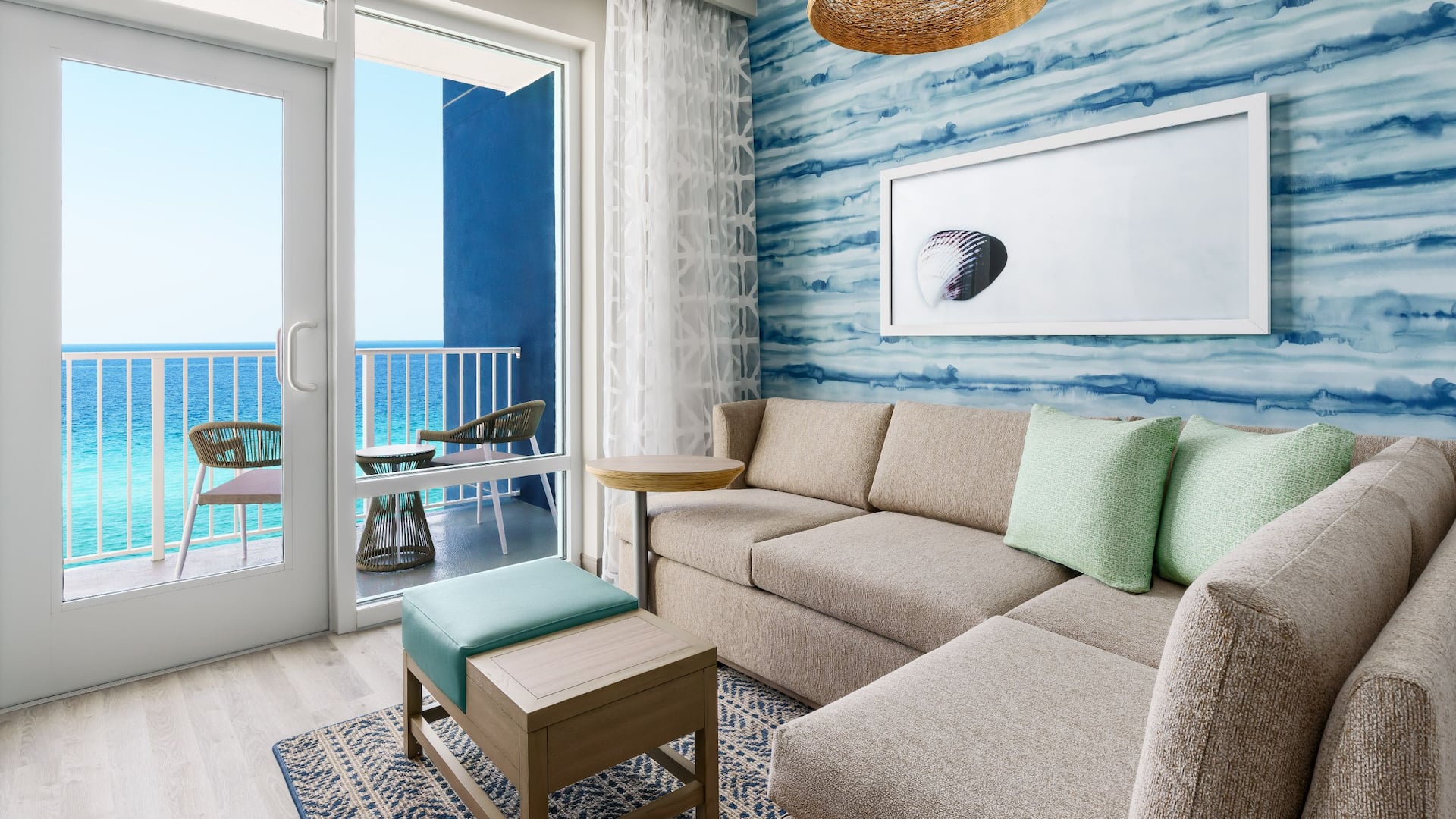 4 de 7 Hyatt Place Panama City Beach / Beachfront Living Area Couch Gulf View
