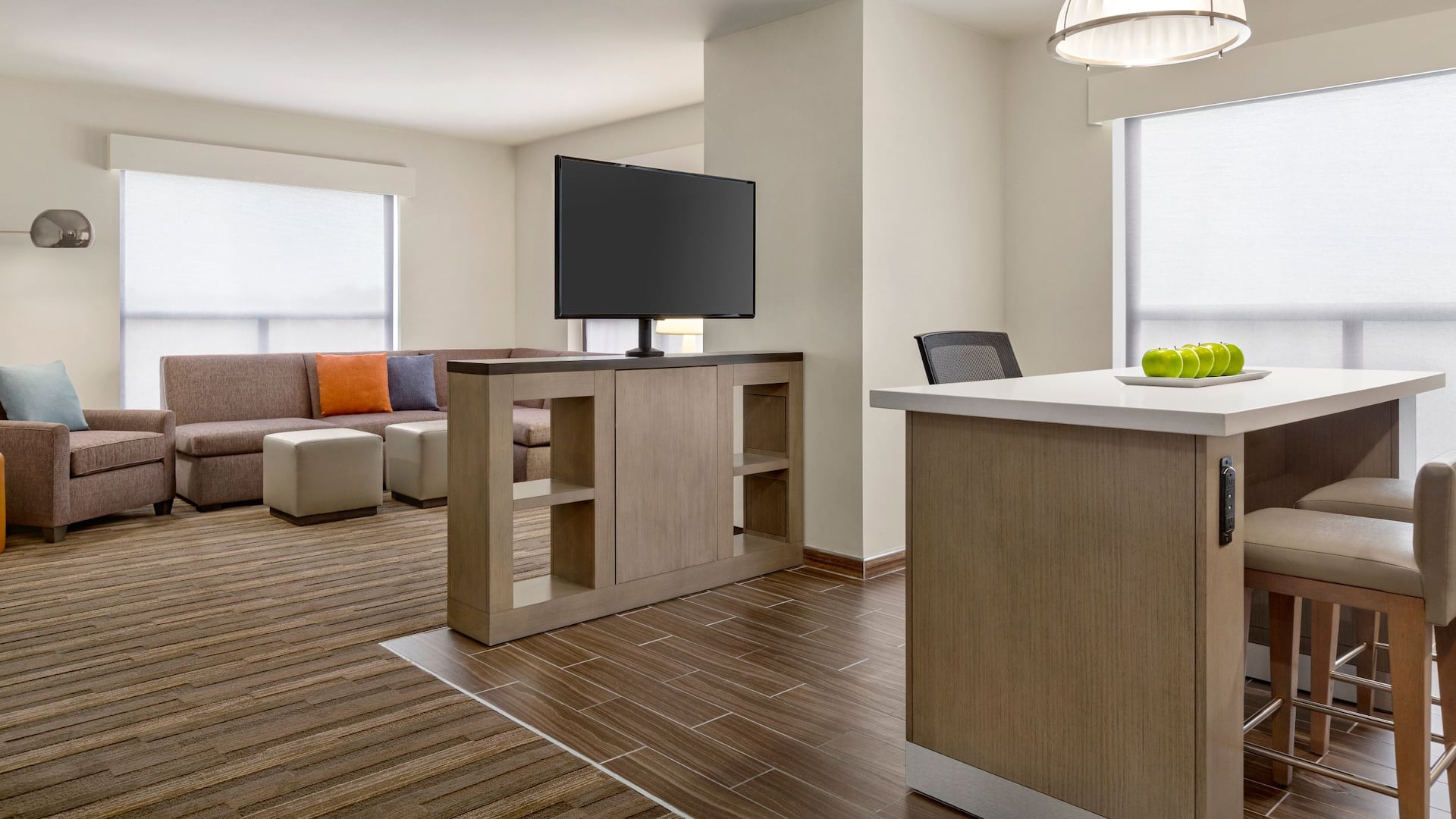 Hyatt House Bryan / College Station One Bedroom Two Queen Suite Seating