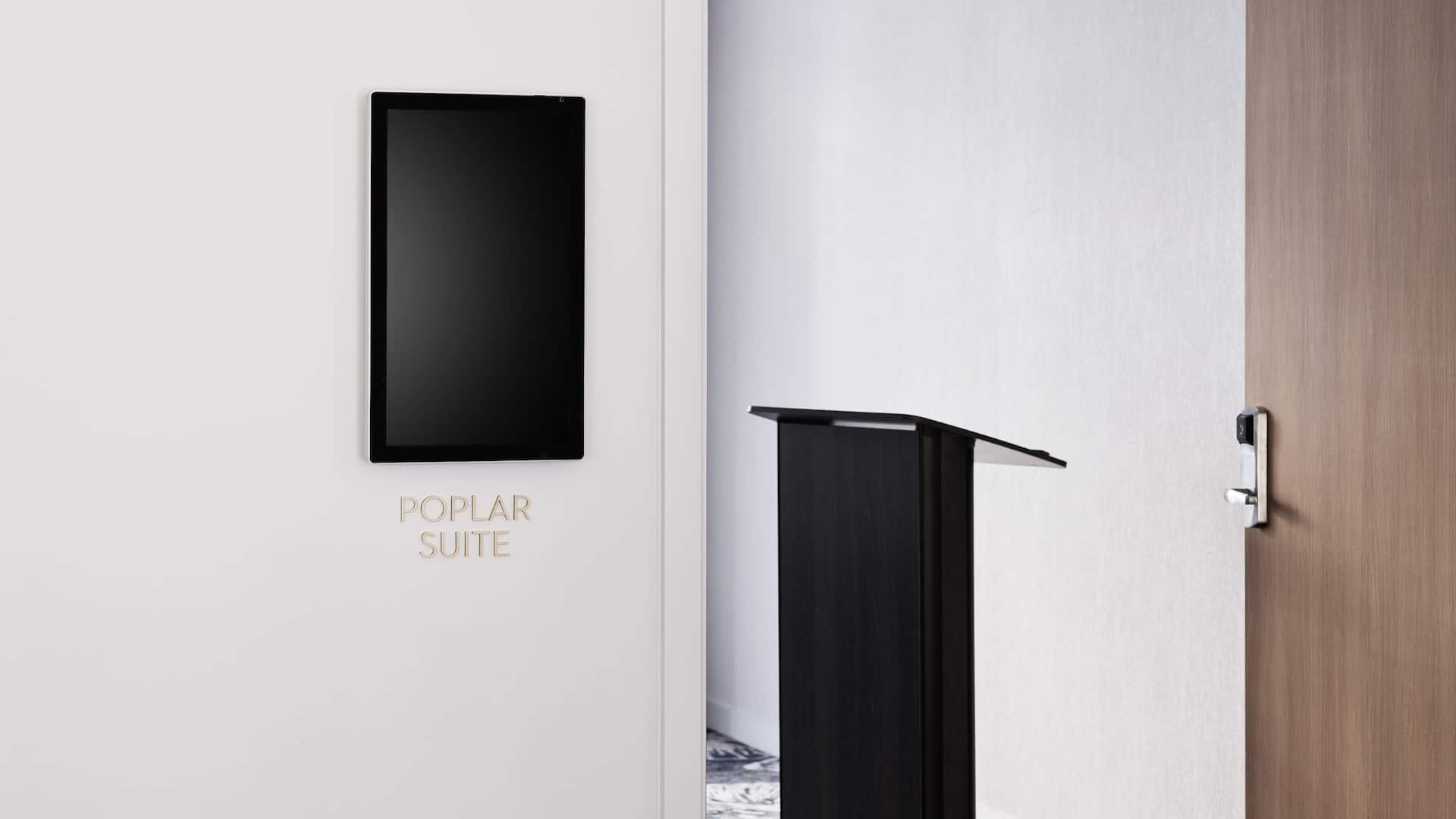 3 of 4 Hyatt Regency Poplar Suite Podium
