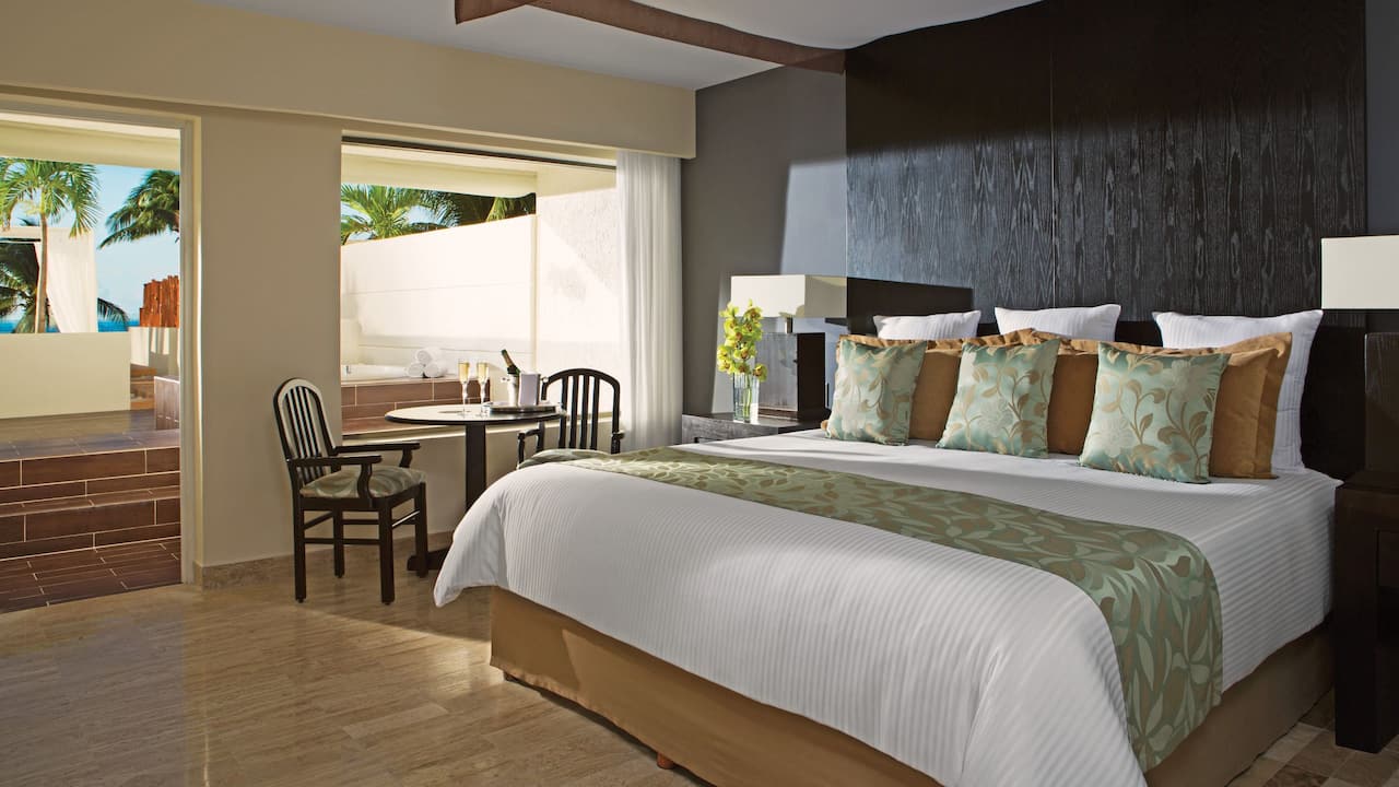 Preferred Club Honeymoon Suite Bed
