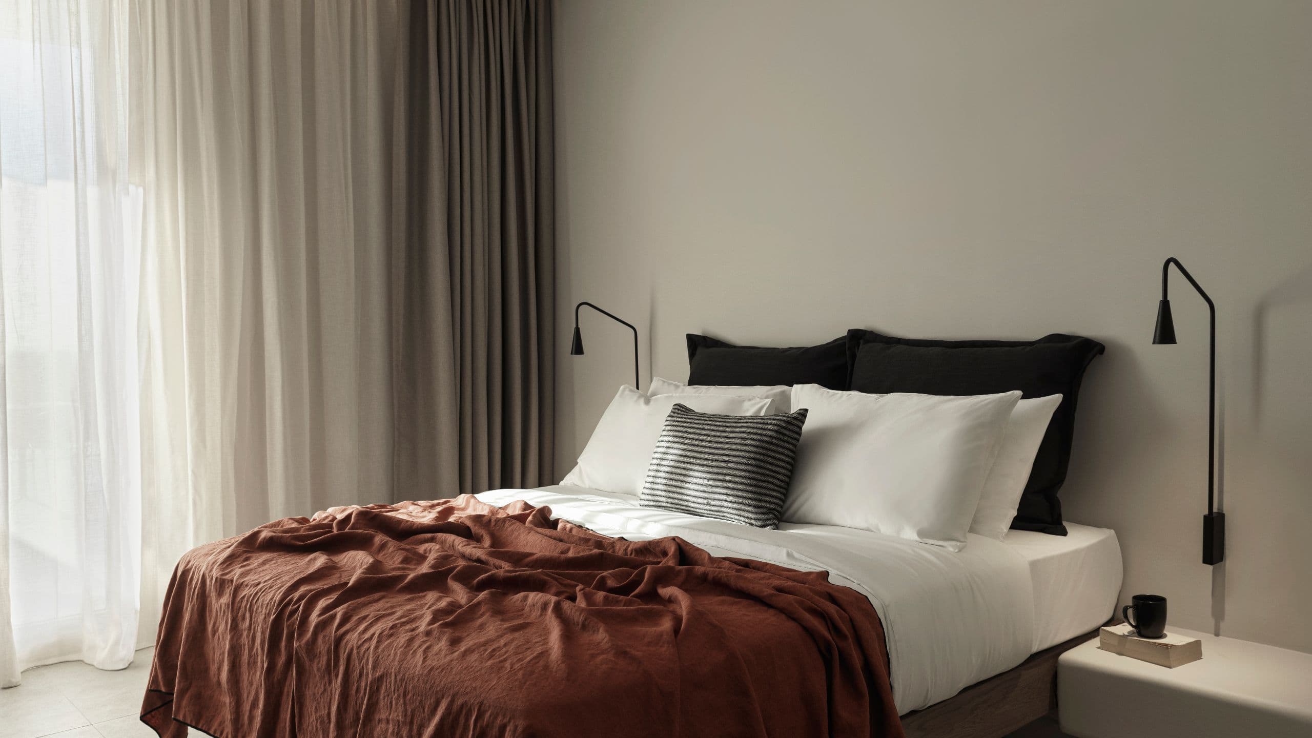 Magma Resort Santorini Magma Queen Bed Pillow