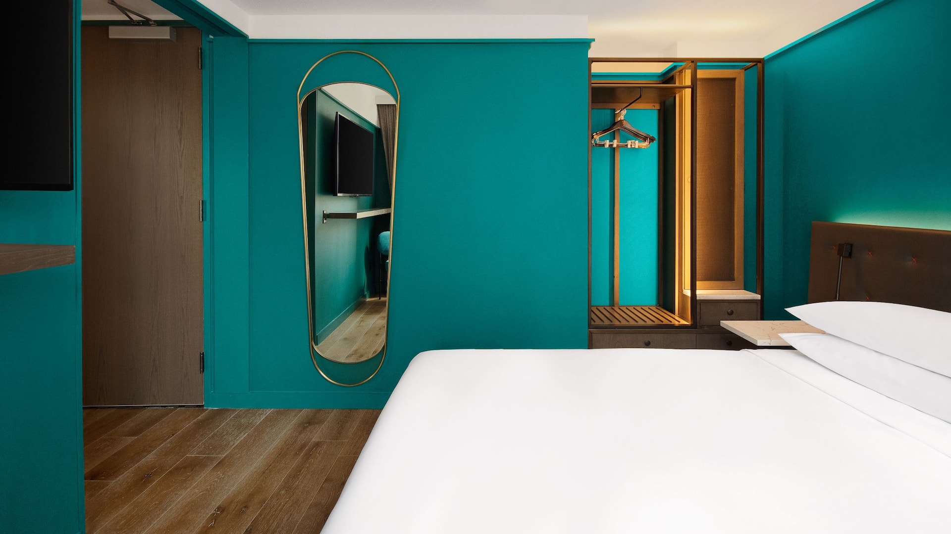 2 of 3 Hyatt Centric Midtown 5th Avenue New York King Bed Alternate View