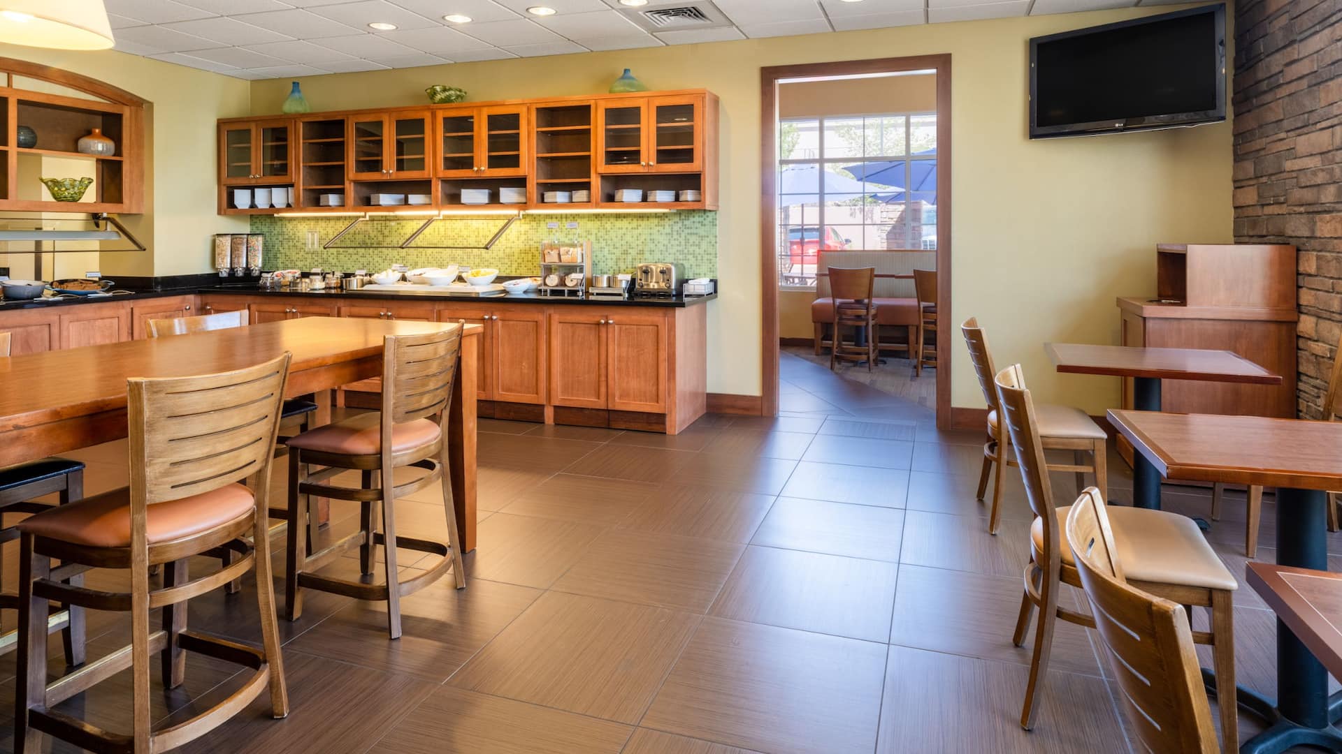 Hyatt Place Santa Fe Breakfast Seating