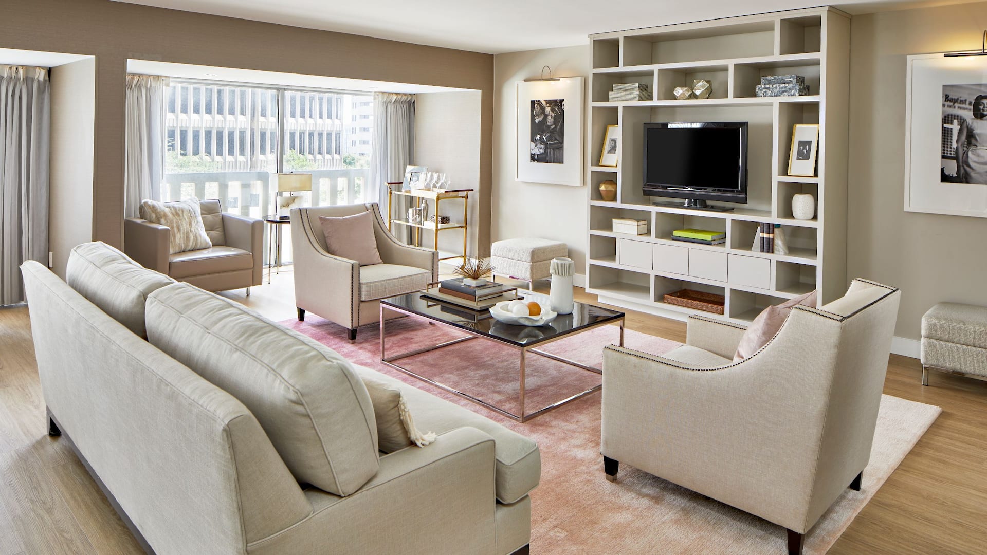 Hyatt Regency Atlanta Suite Sitting Room
