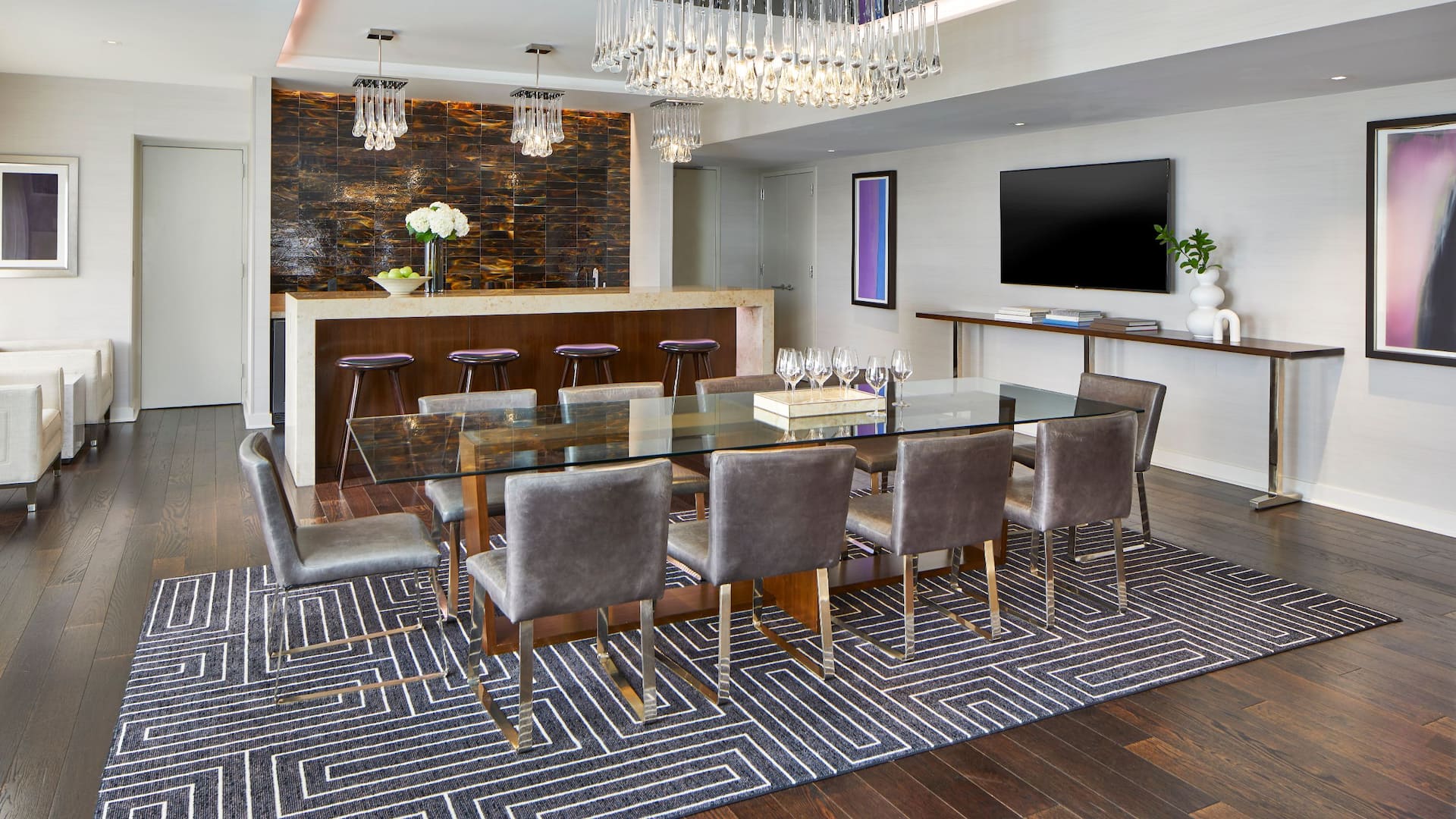 Hyatt Regency Atlanta Young Dining Area