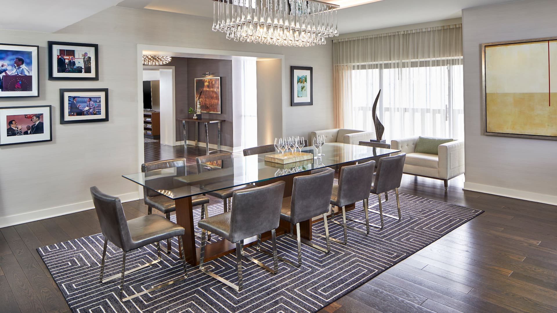 5 из 11 Hyatt Regency Atlanta Young Dining Area