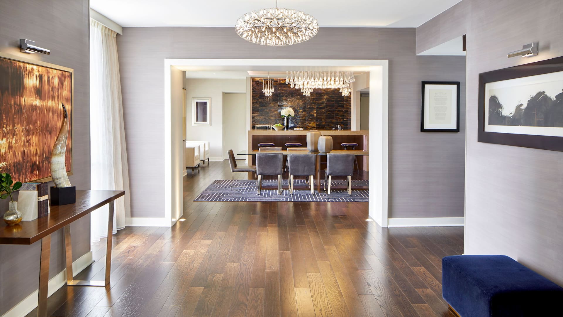 10 из 11 Hyatt Regency Atlanta Young Suite Foyer