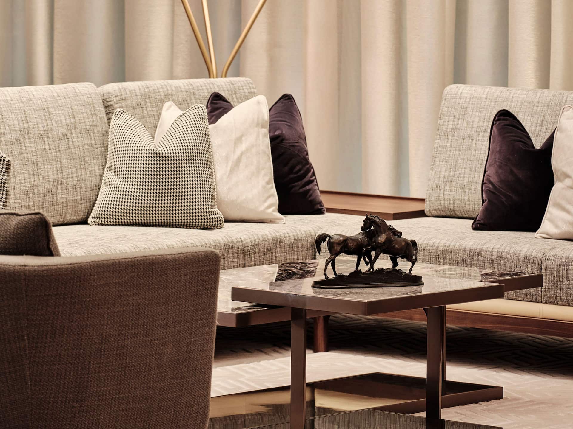 Grand Hyatt Kuwait Saheel Lobby Library