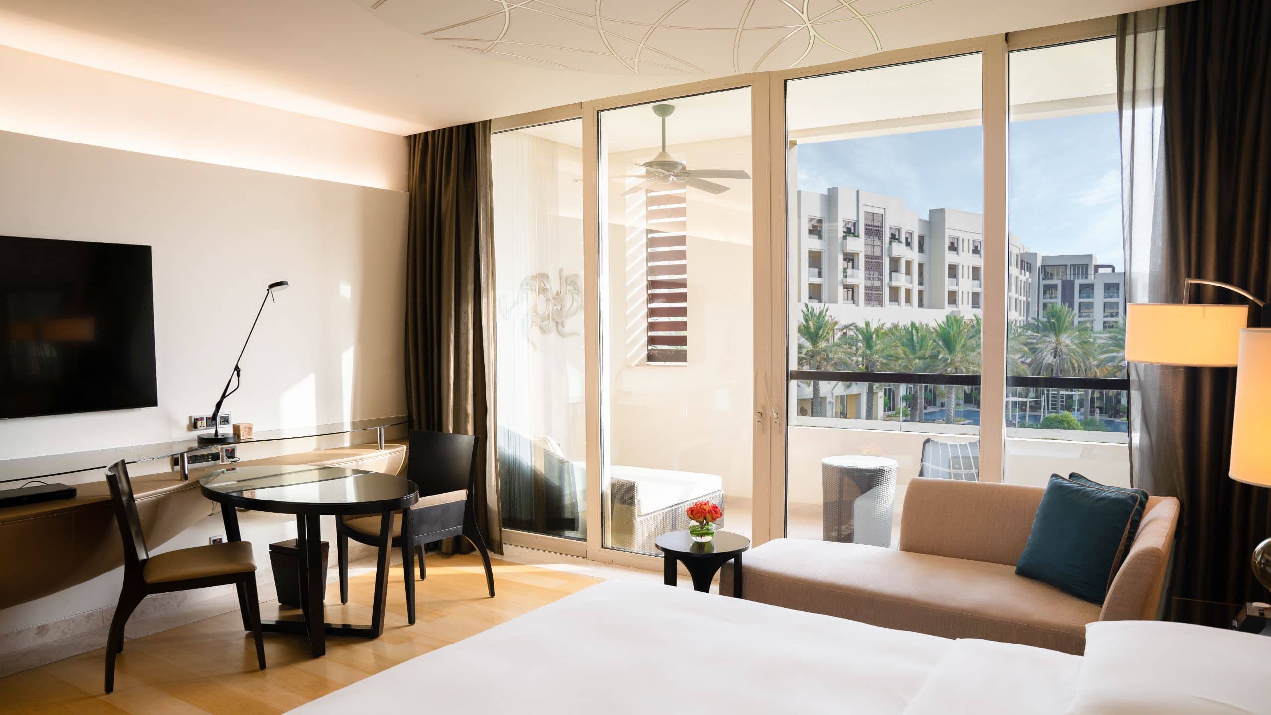 4 de 7 Park Hyatt Abu Dhabi Hotel and Villas Garden View King Guestroom Balcony