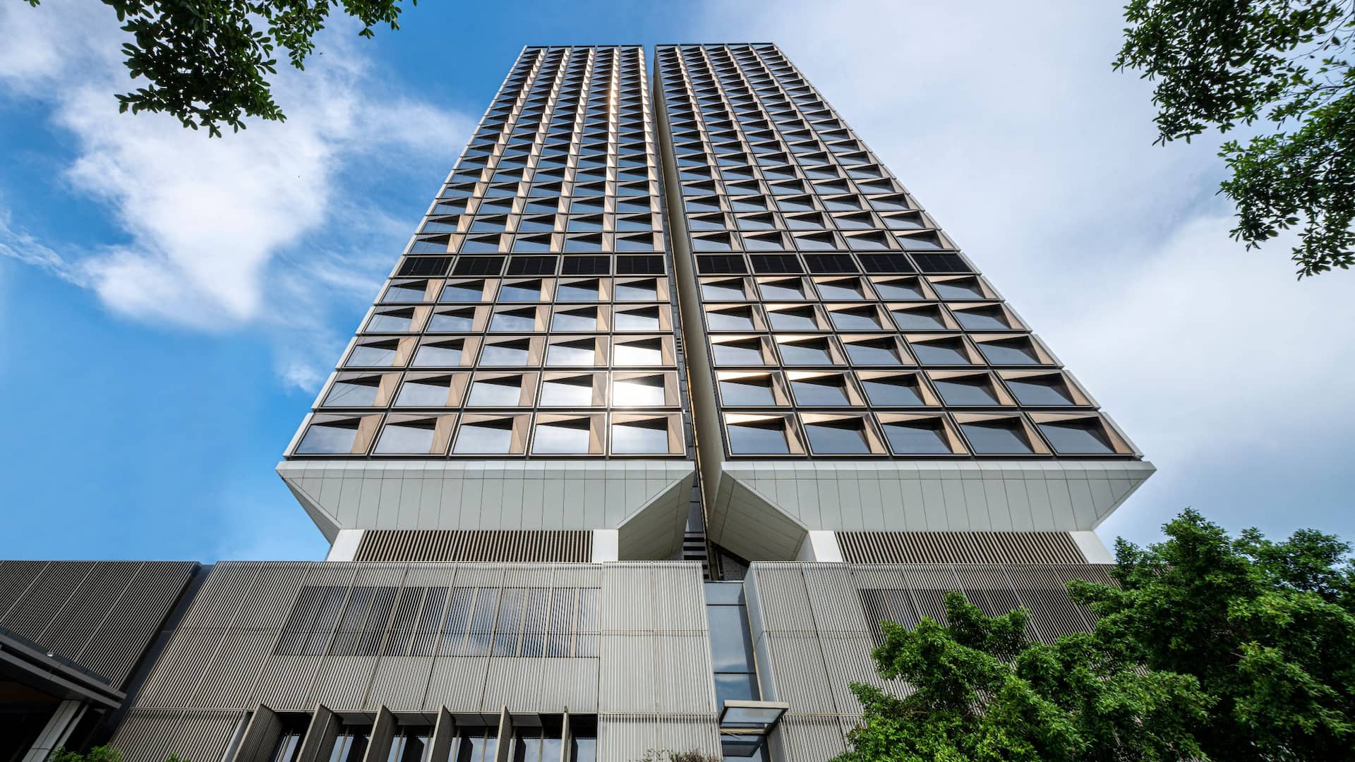 Grand Hyatt Gurgaon Hotel Exterior Daytime