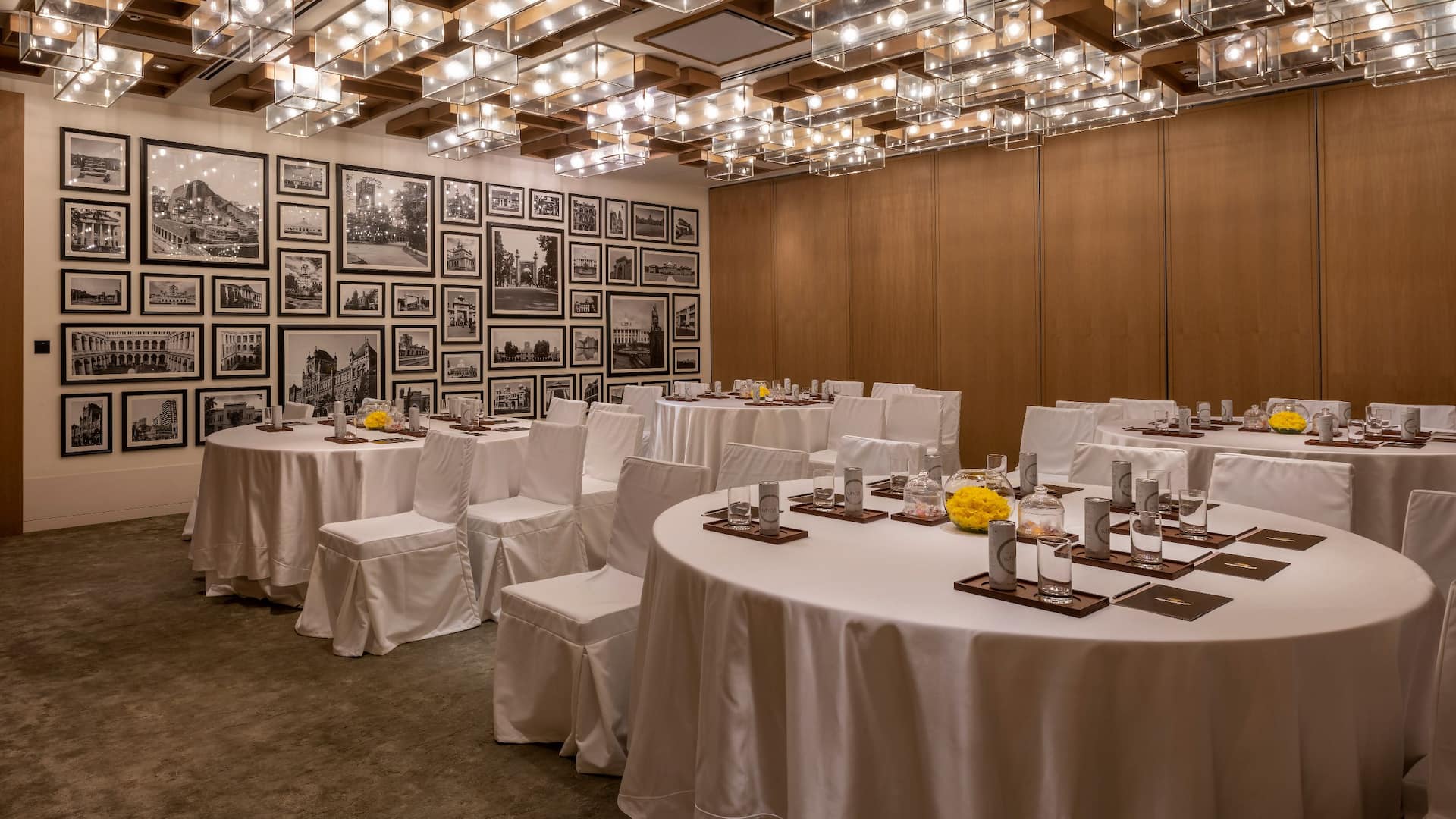 Grand Hyatt Gurgaon Lecture Hall Round Meeting Tables