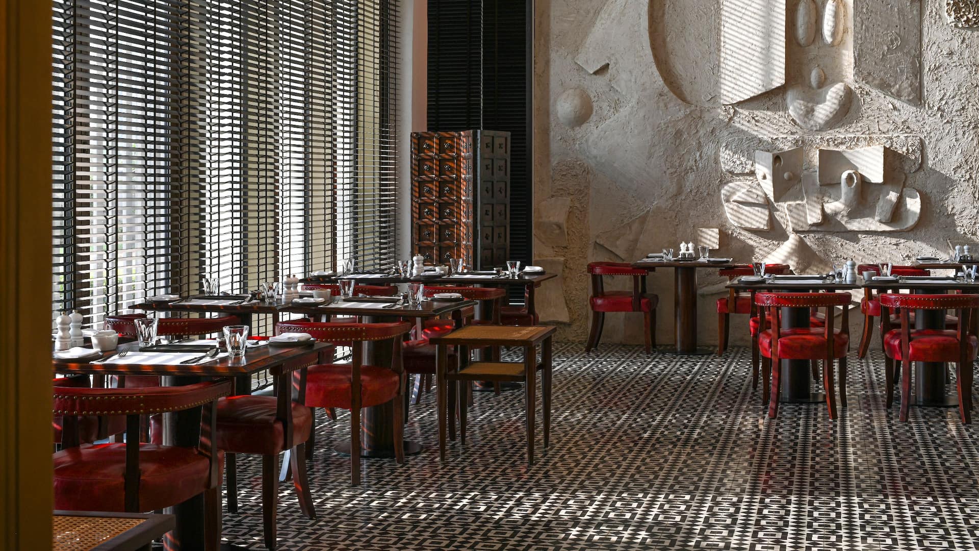 1 of 1 Grand Hyatt Gurgaon Maison Maiya Dining Tables Chairs