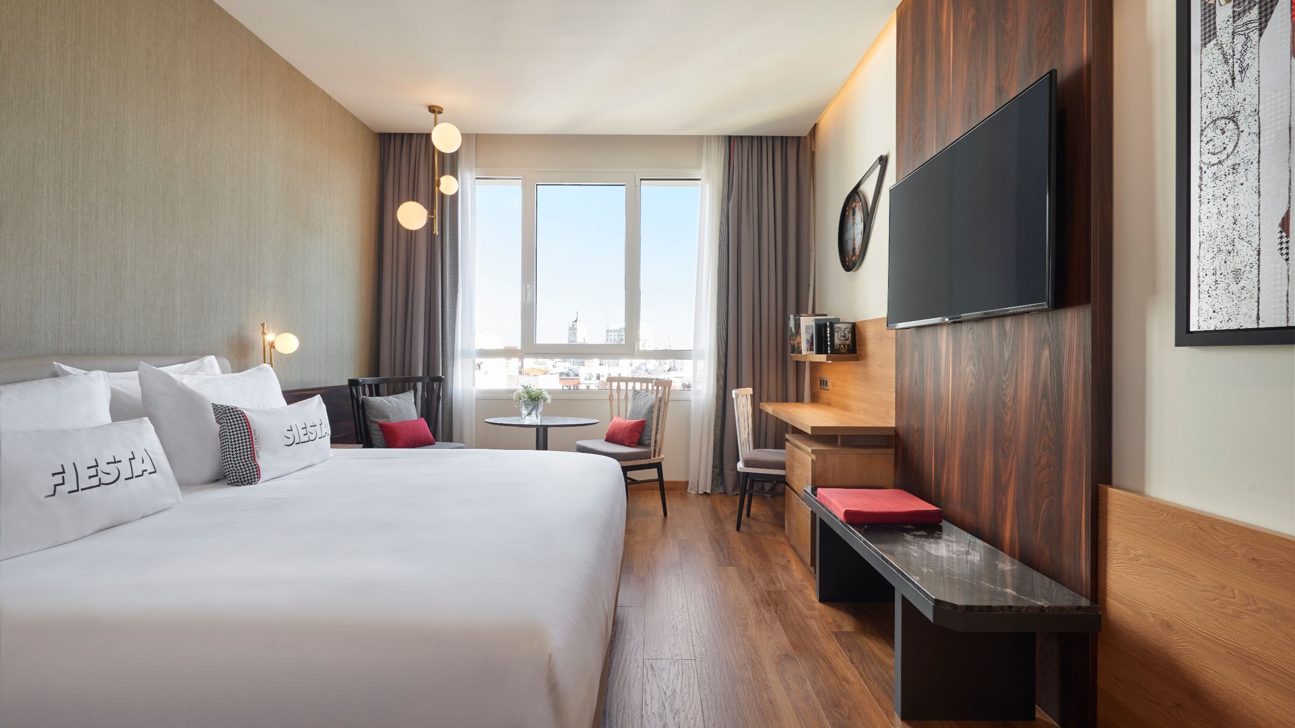 Hyatt Centric Gran Via Madrid Guestroom King Bed Window