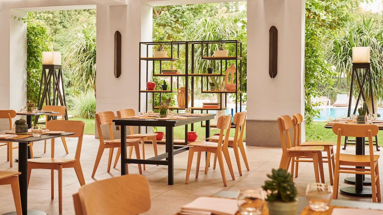 Pergola Beach House Seating