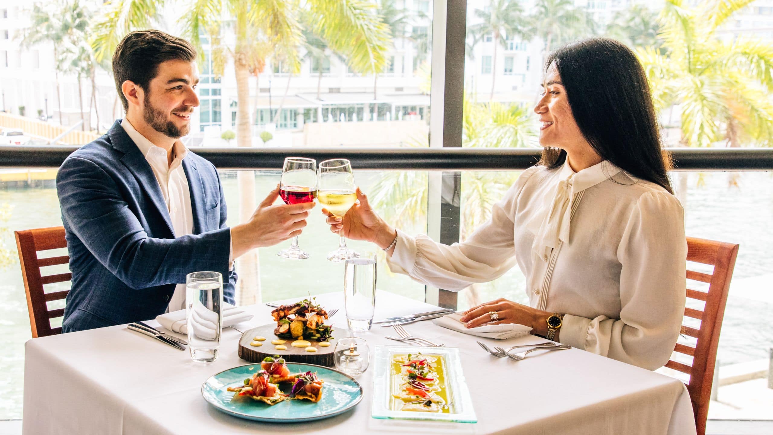 Hyatt Regency Miami Riverview Bar Grill Dinner Couple