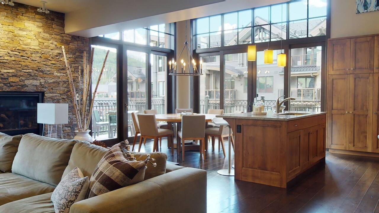 3 bedroom condo with 3 bath penthouse 