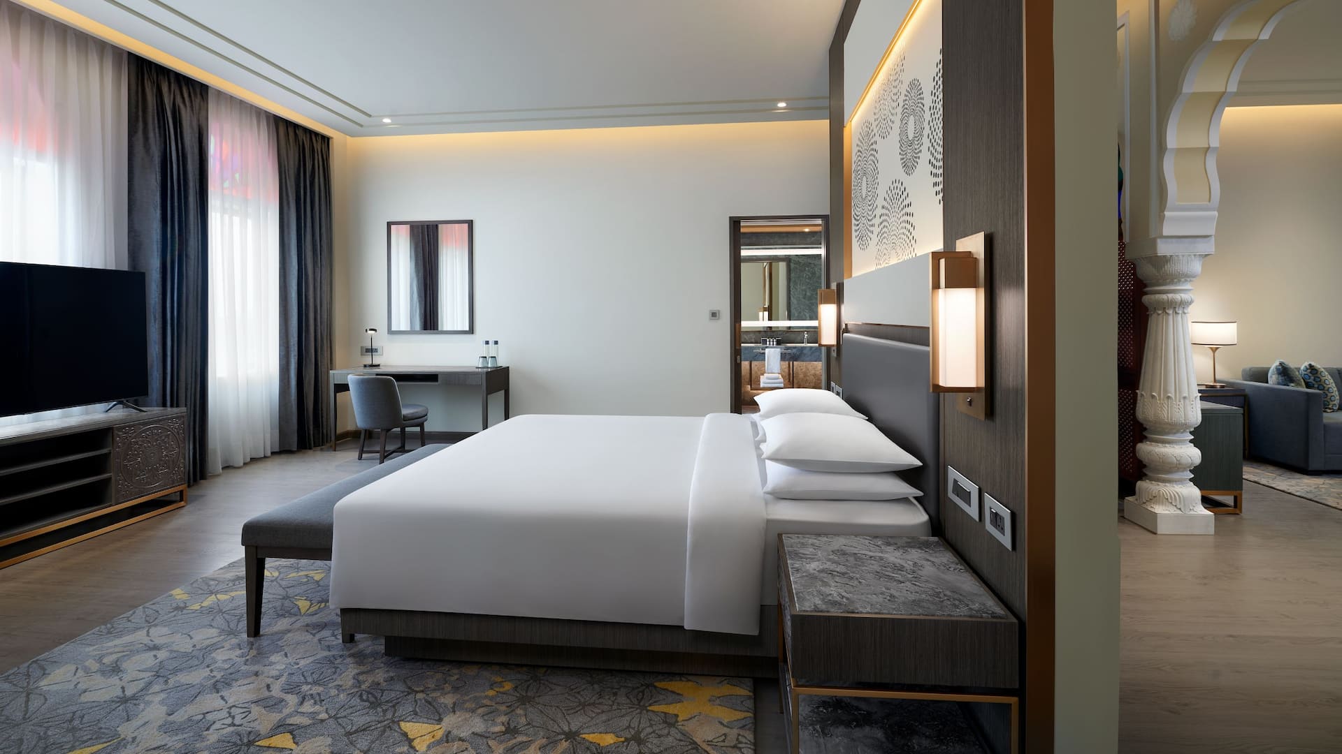 Hyatt Regency Jaipur Mansarovar Diplomat Suite Bedroom