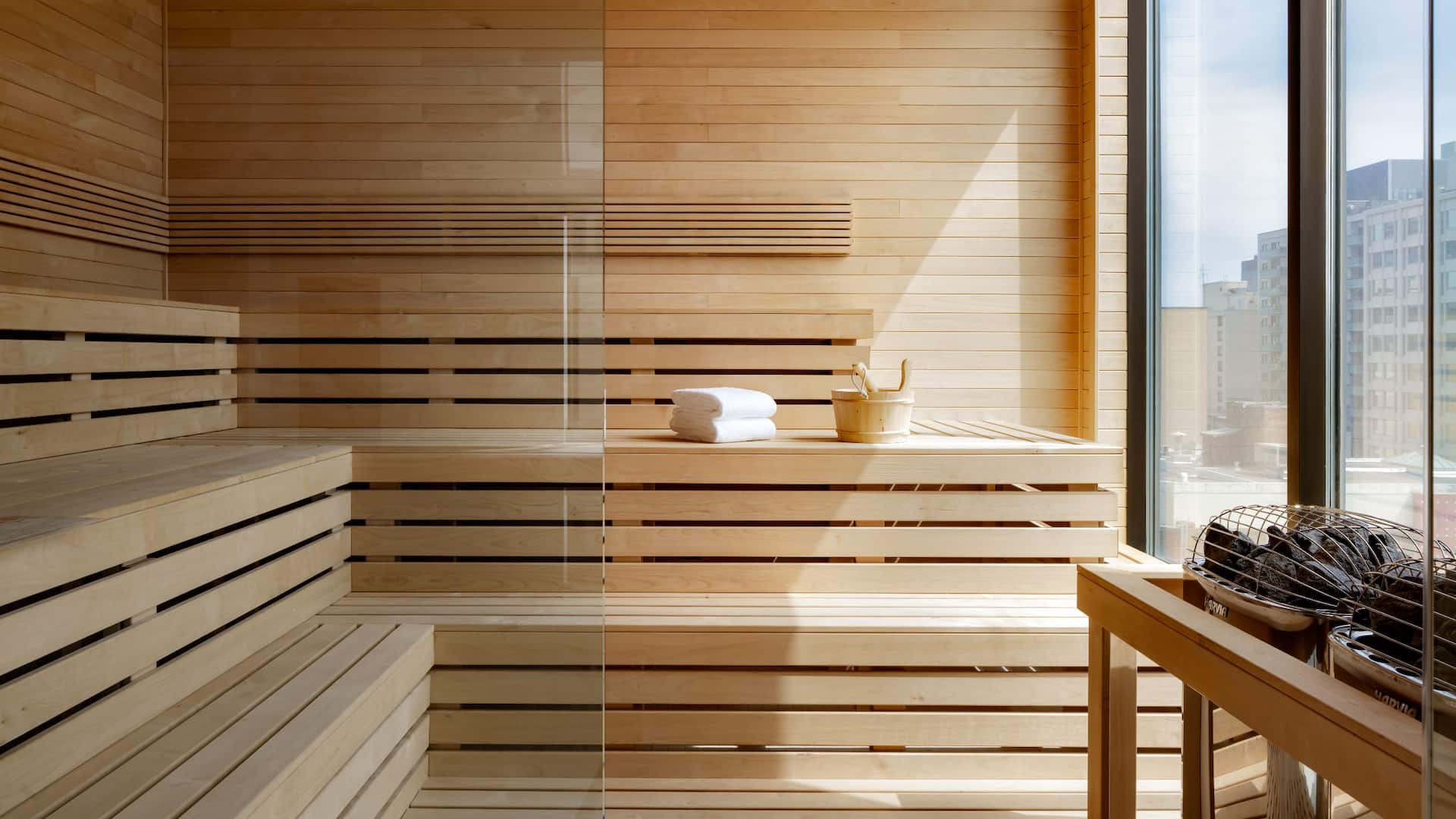 Hyatt Place Montréal – Downtown Sauna Seating