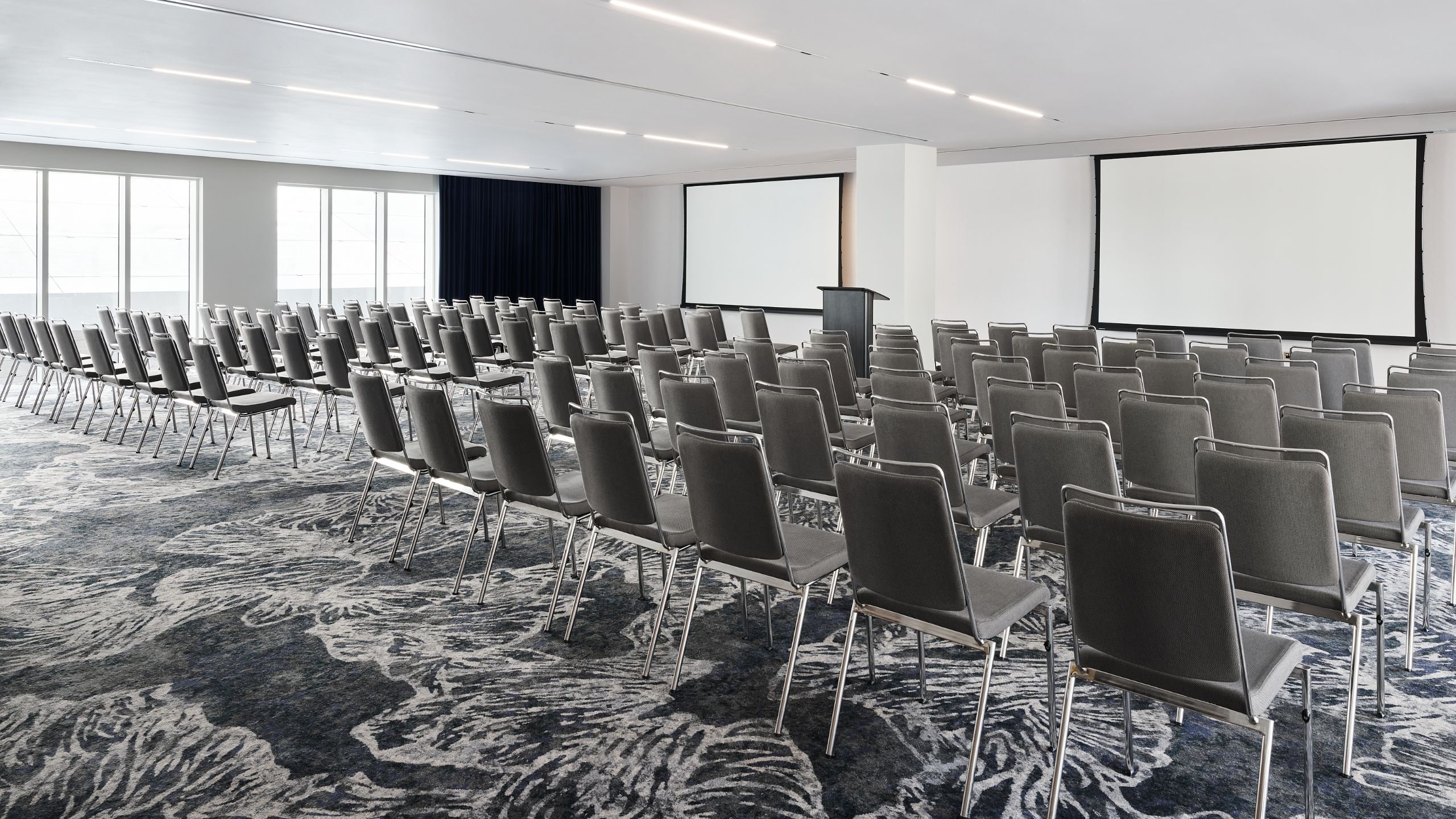 Flexible Meeting Rooms In Stratford Hyatt House London Stratford   LHRRS P0065 Stratford Suite Theatre Style.16x9 