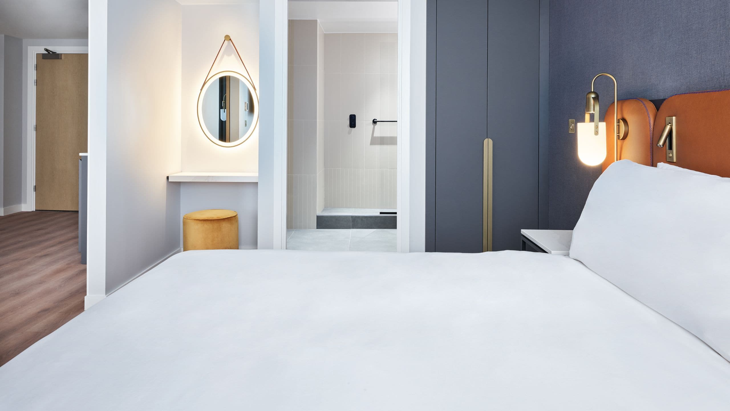 Hyatt Regency London Stratford Regency Suite Vanity Bed