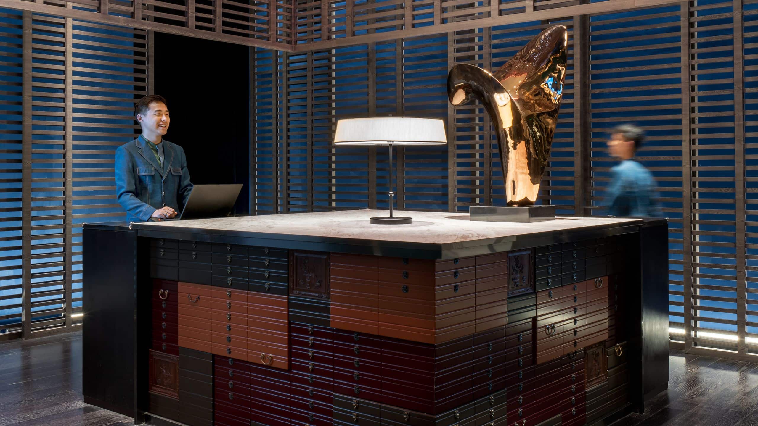 Hyatt Centric Lakeside Ningbo Front Desk