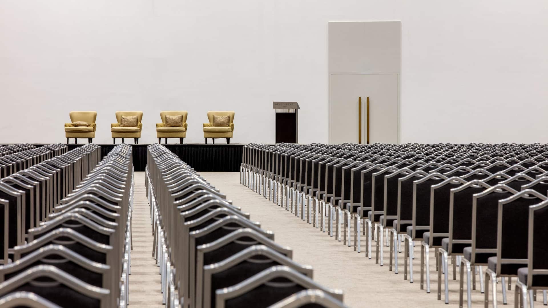 Grand Hyatt Dubai Exhibition Centre Theatre Setup Podium
