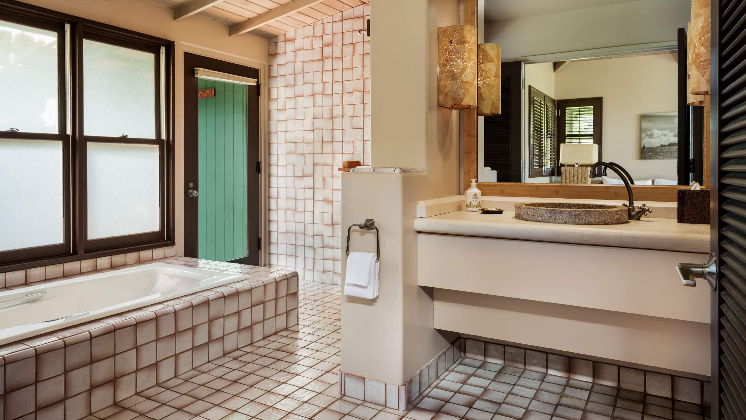 Hana-Maui Resort Bungalow Bathroom