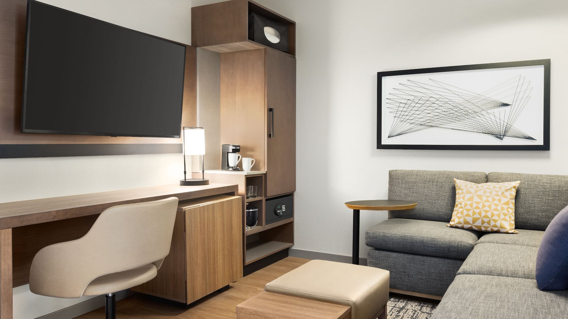 3/4 Hyatt Place Columbus / Polaris Accessible Room King Suite