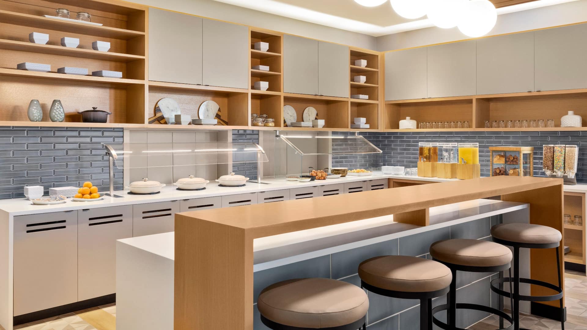 Hyatt Place Columbus / Polaris Breakfast Bar