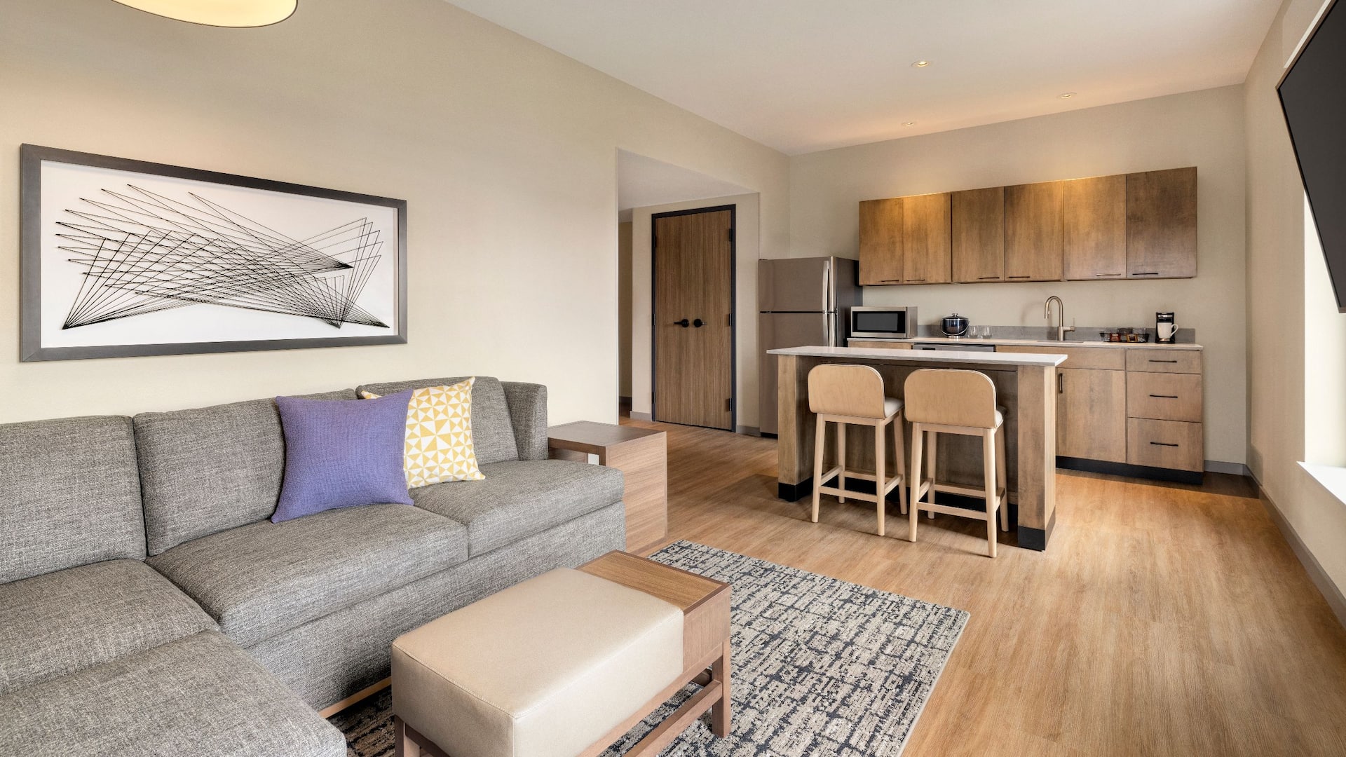 Hyatt Place Columbus / Polaris Standard Suite Seating