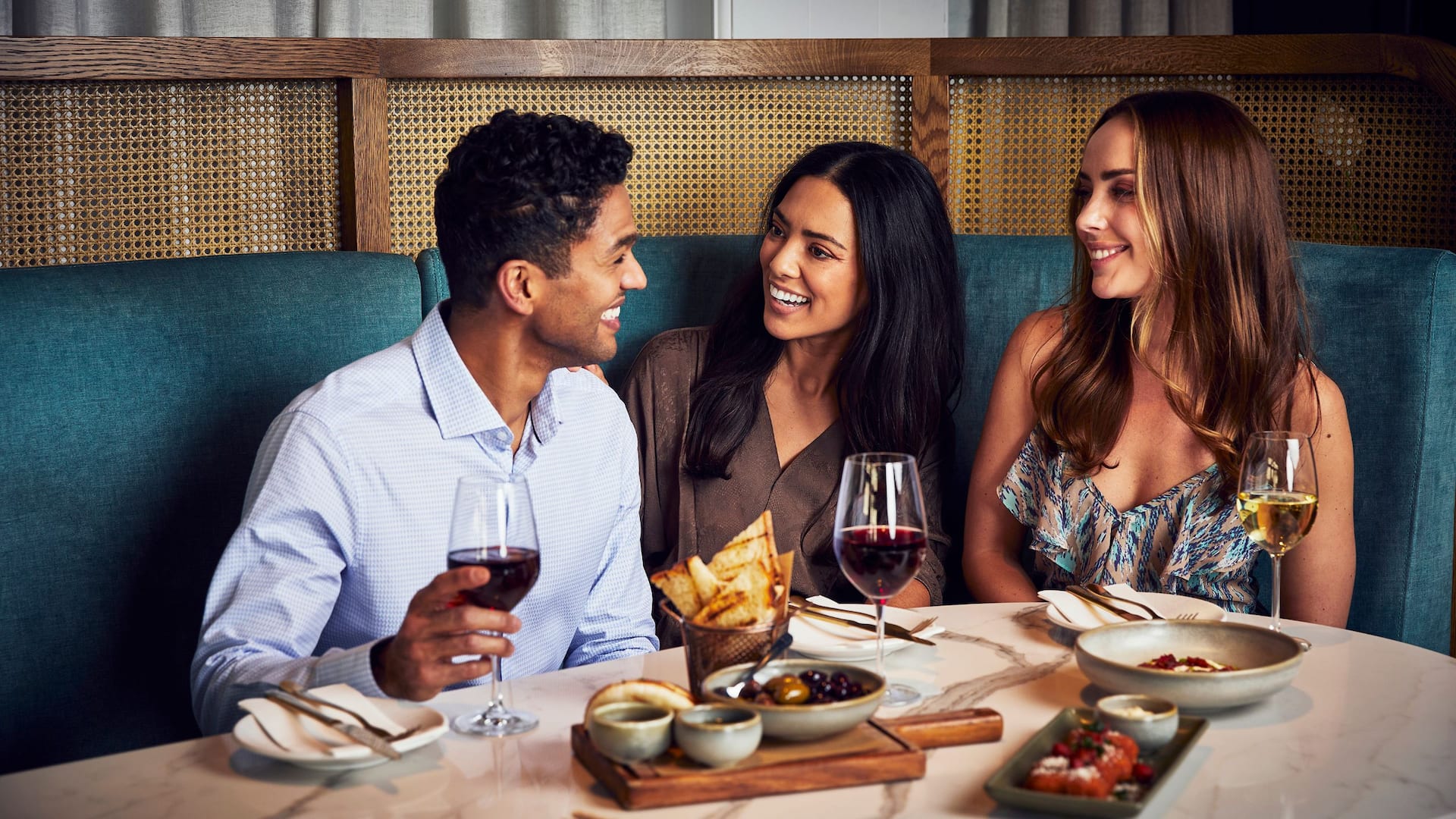 Global Friends Dining Table Wine